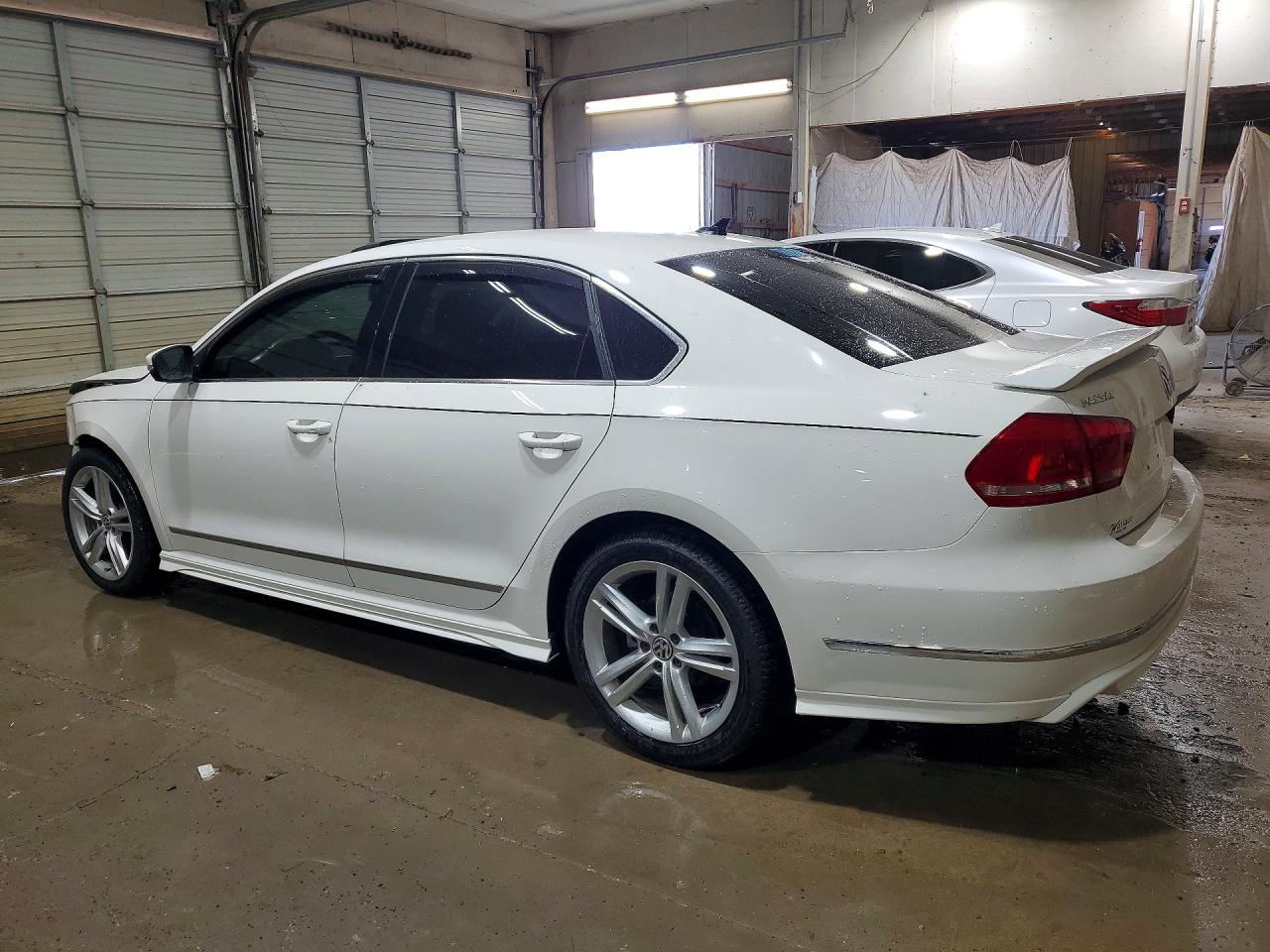 2015 Volkswagen Passat Sel White vin: 1VWCV7A39FC064123
