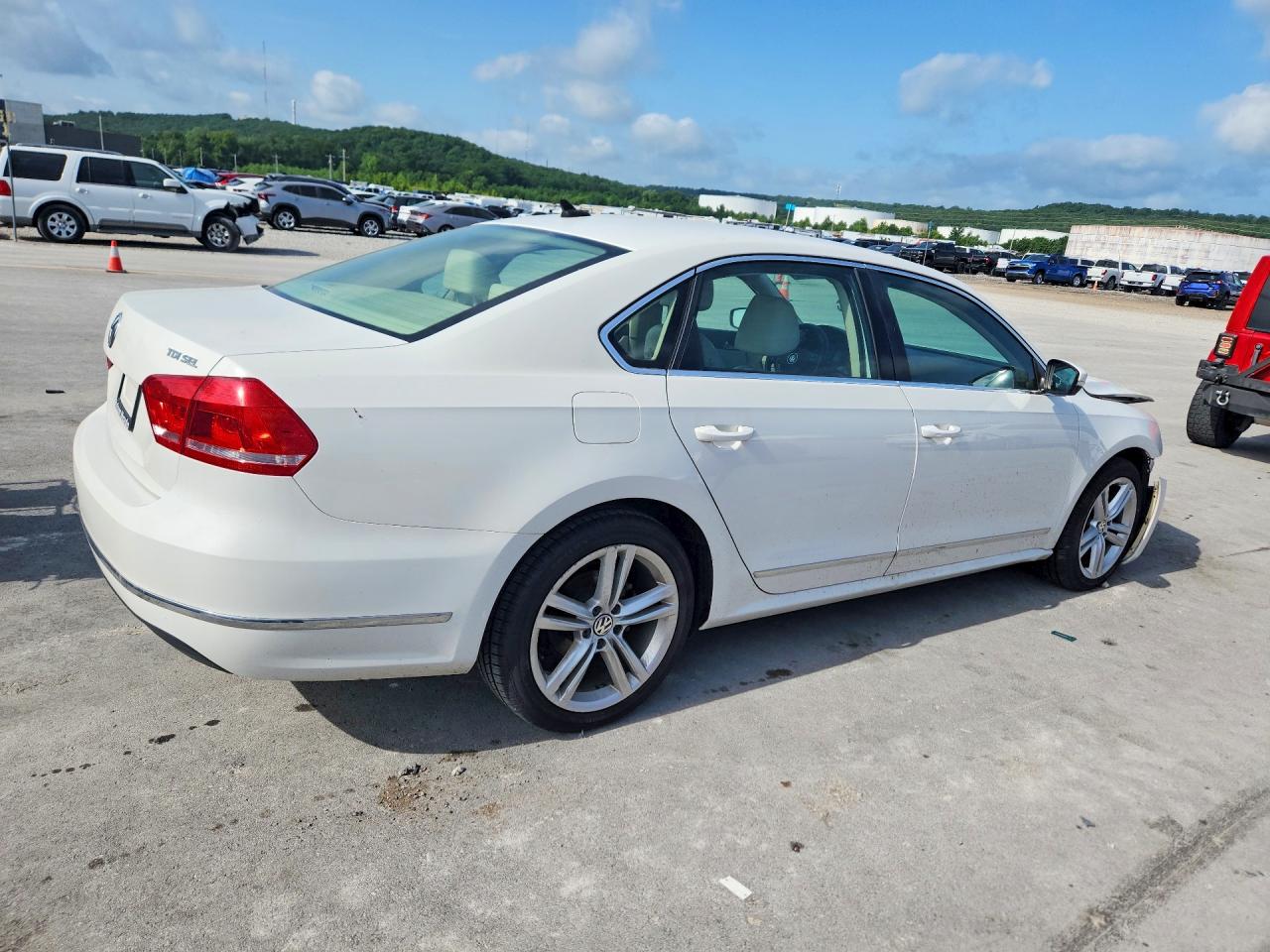 2015 Volkswagen Passat Sel White vin: 1VWCV7A39FC070133