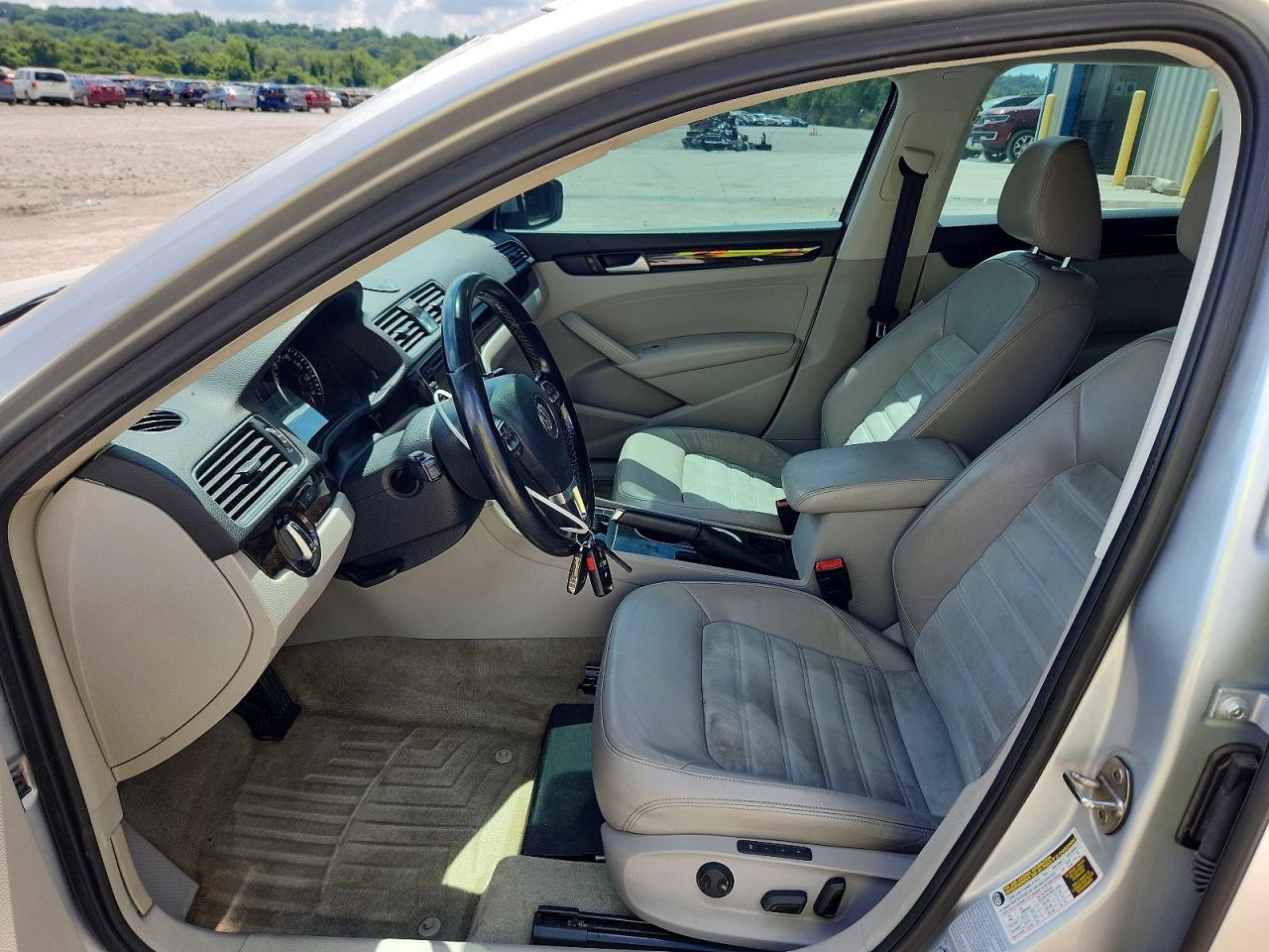 2015 Volkswagen Passat Sel Silver vin: 1VWCV7A39FC076921