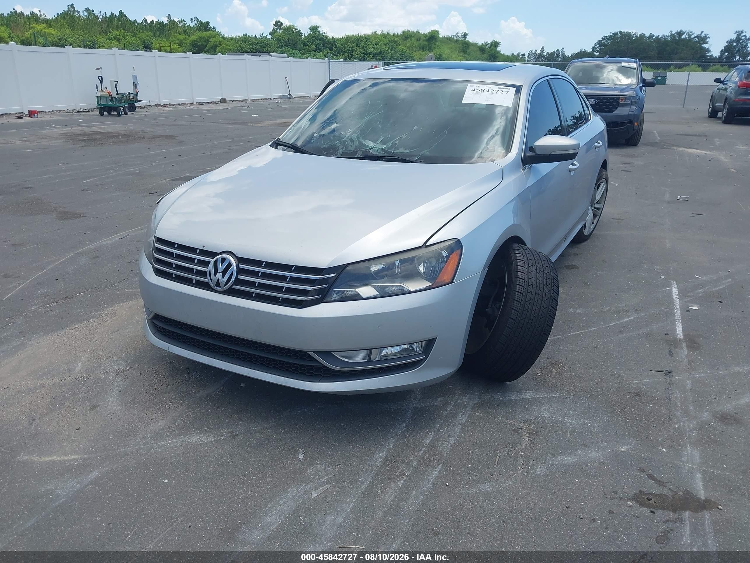 2015 Volkswagen Passat 2.0l Tdi Sel Premium Silver vin: 1VWCV7A3XFC010538