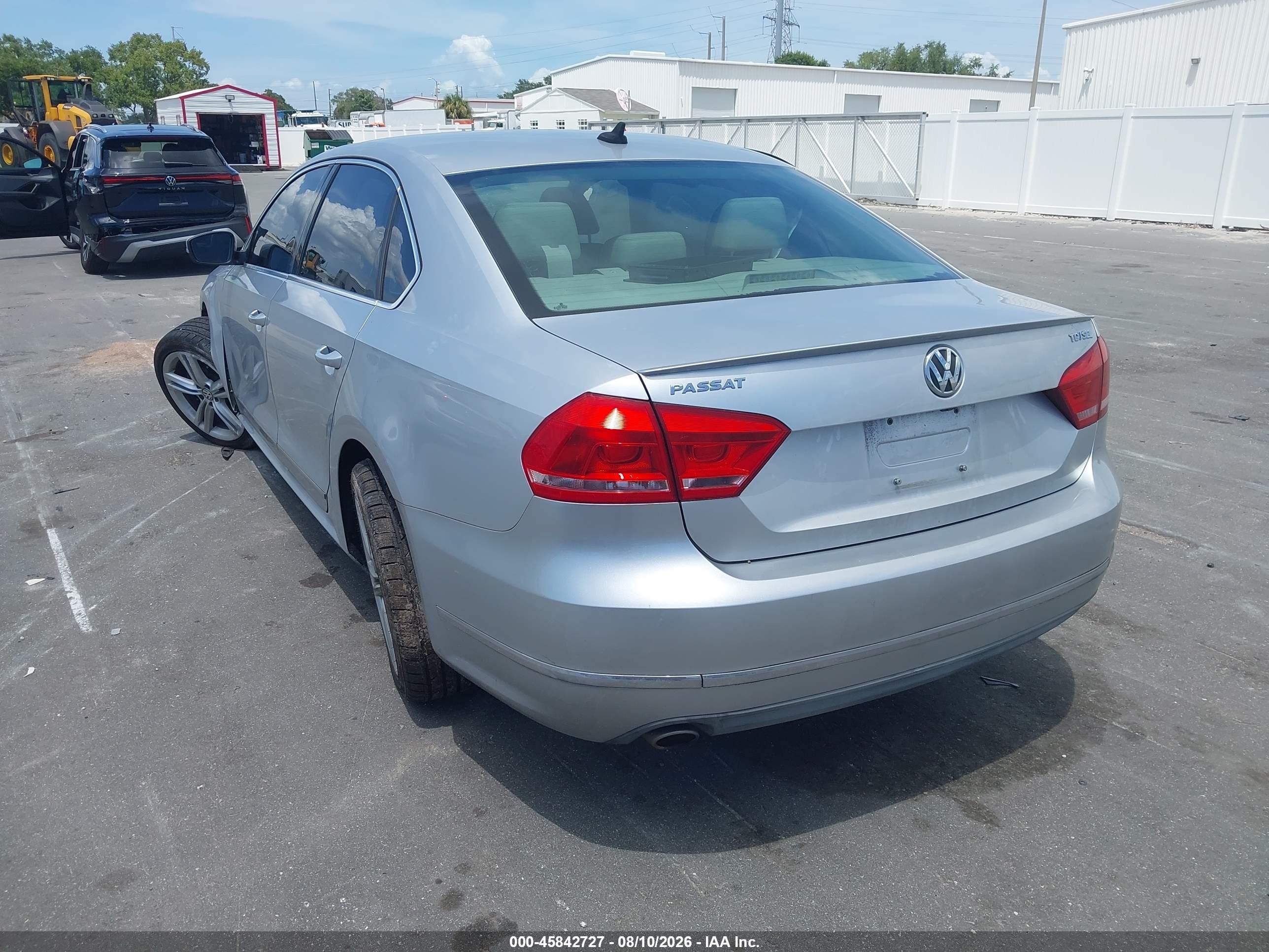 2015 Volkswagen Passat 2.0l Tdi Sel Premium Silver vin: 1VWCV7A3XFC010538