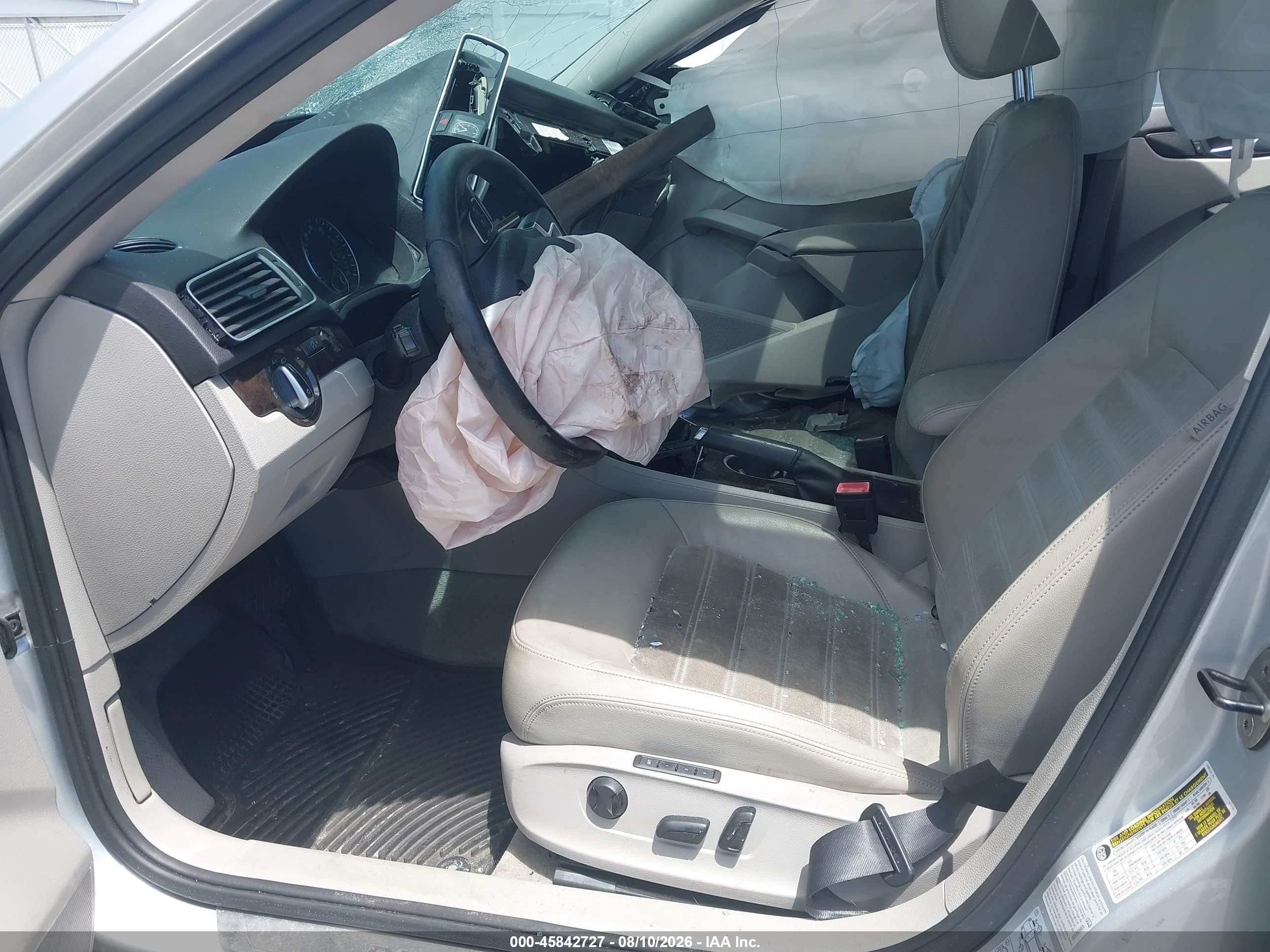 2015 Volkswagen Passat 2.0l Tdi Sel Premium Silver vin: 1VWCV7A3XFC010538