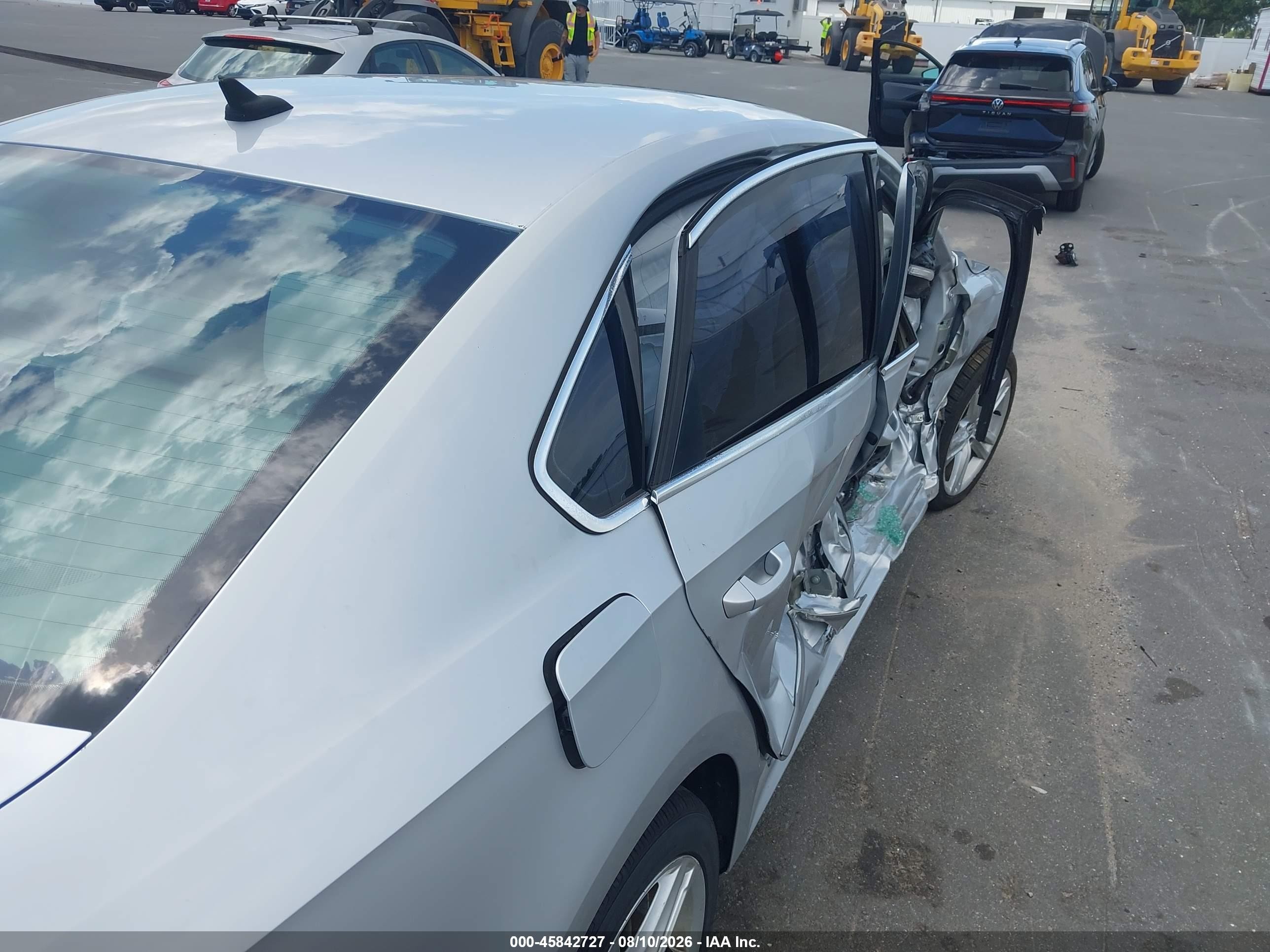 2015 Volkswagen Passat 2.0l Tdi Sel Premium Silver vin: 1VWCV7A3XFC010538