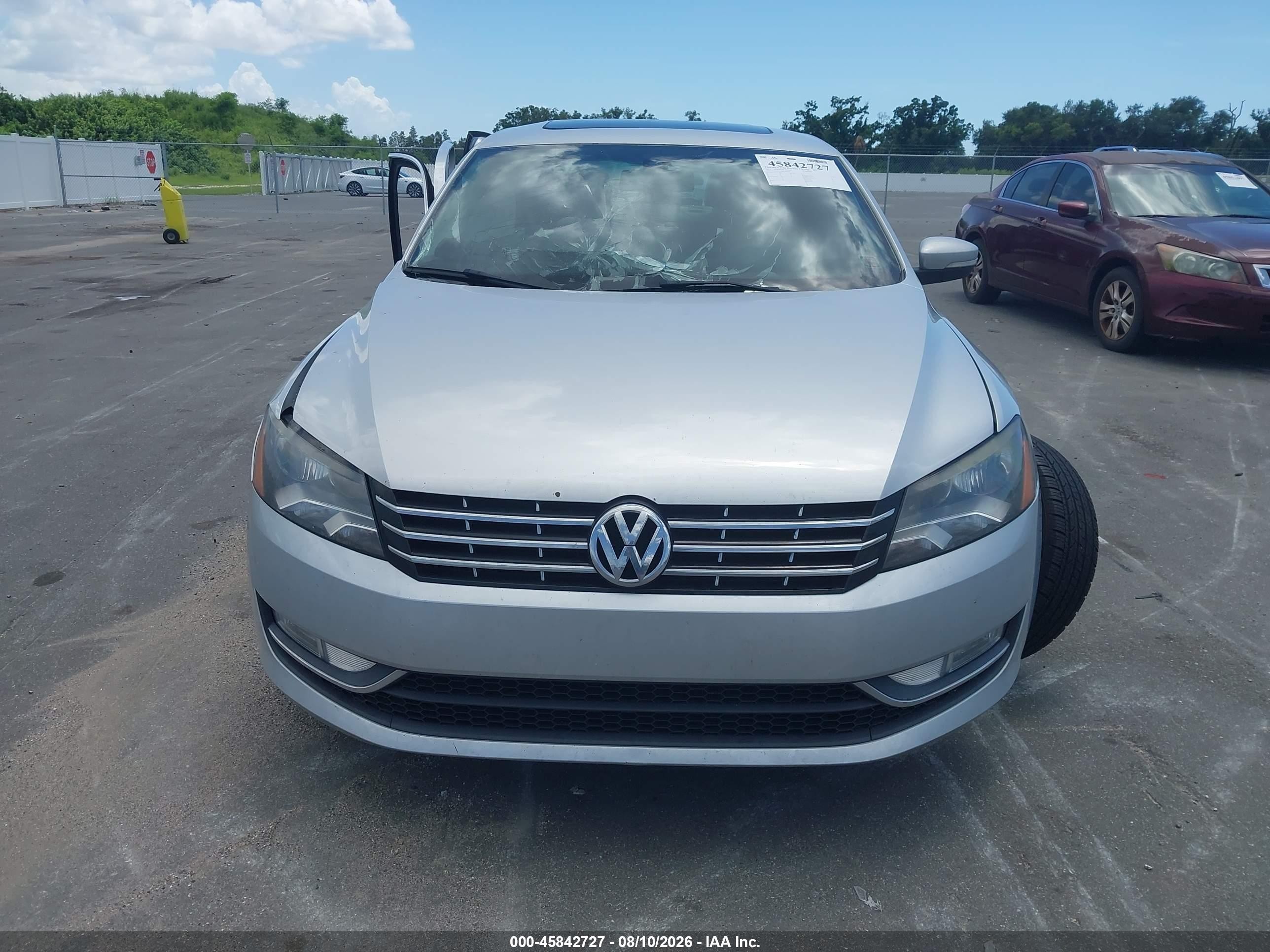 2015 Volkswagen Passat 2.0l Tdi Sel Premium Silver vin: 1VWCV7A3XFC010538
