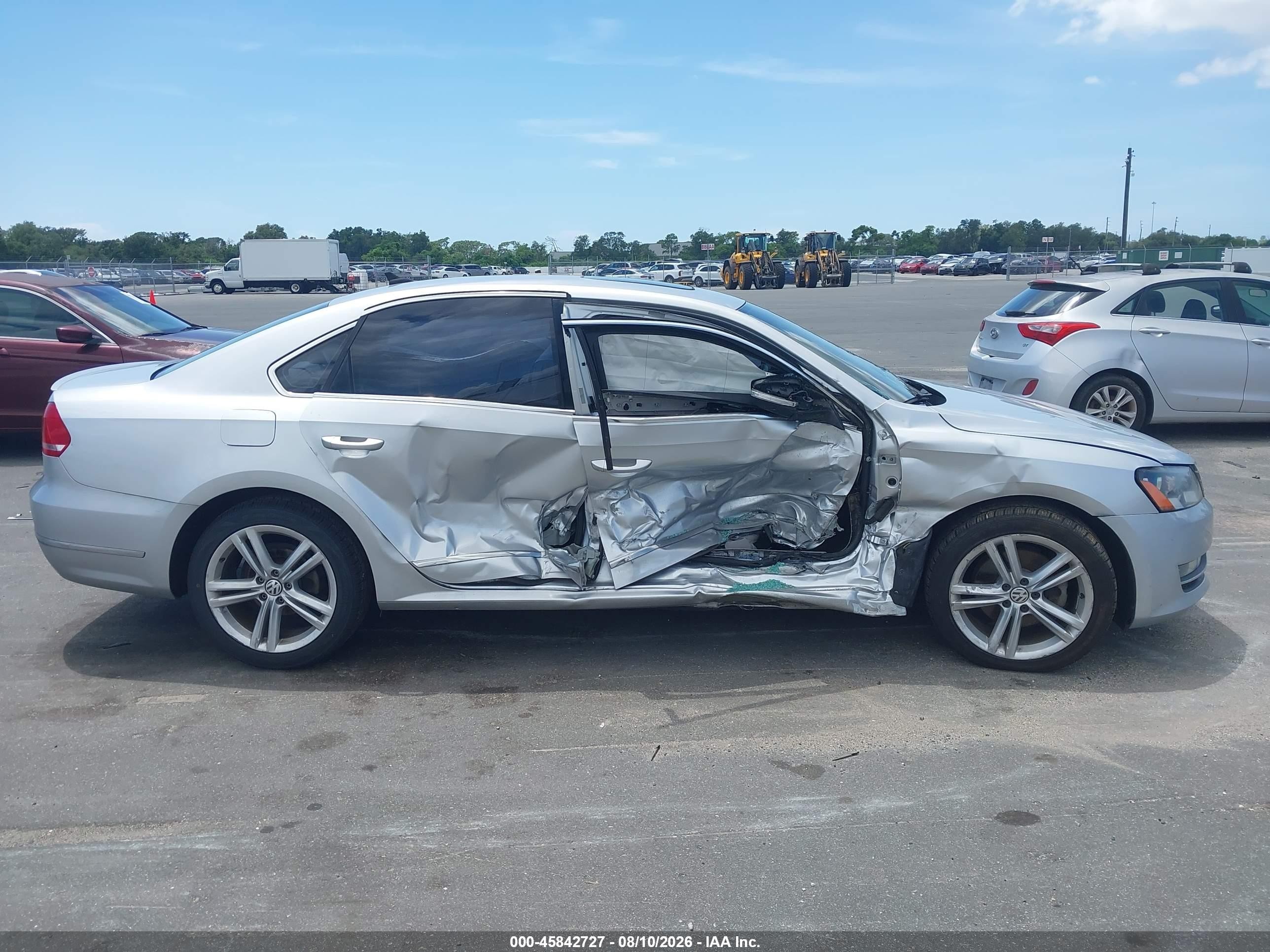 2015 Volkswagen Passat 2.0l Tdi Sel Premium Silver vin: 1VWCV7A3XFC010538