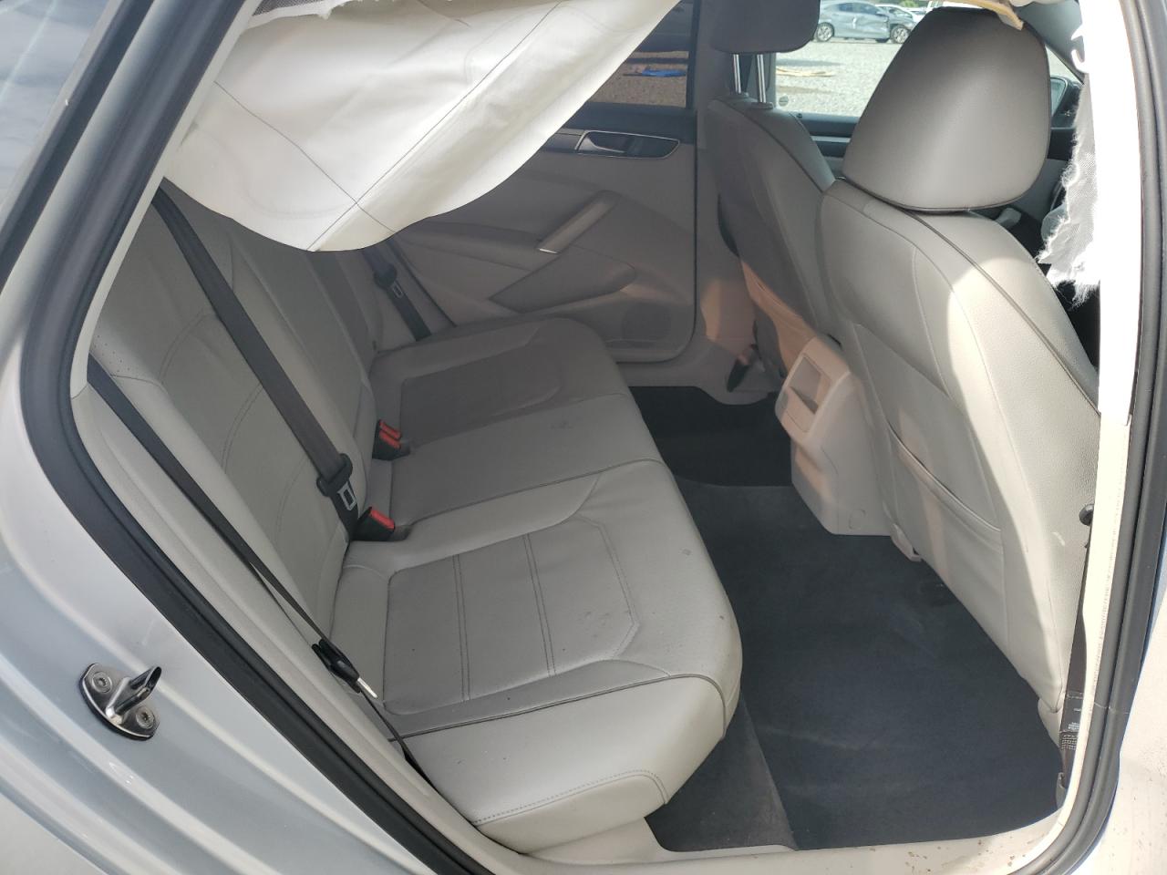 2017 Volkswagen Passat R-line Silver vin: 1VWDT7A31HC044185