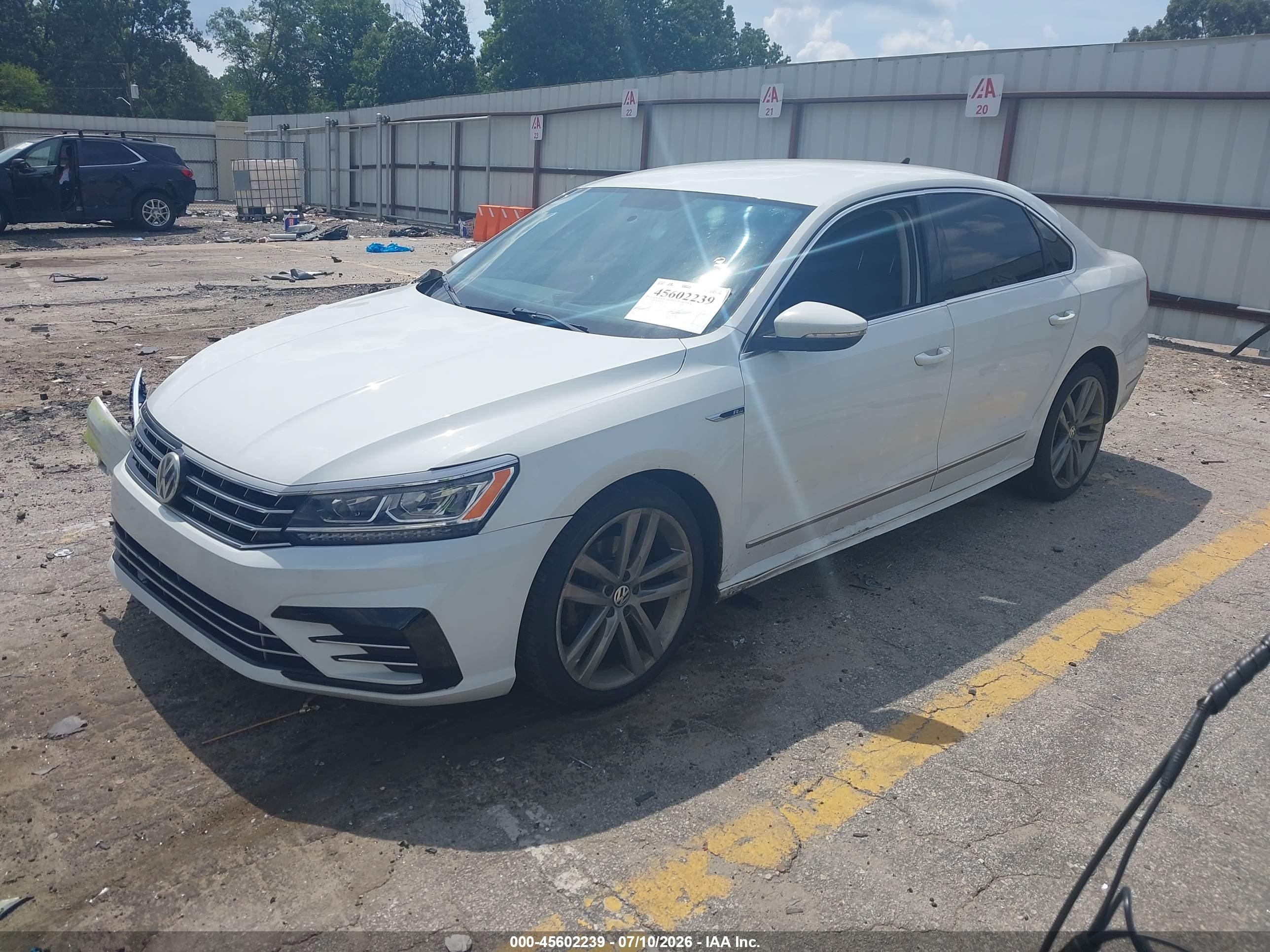 2017 Volkswagen Passat 1.8t R-line White vin: 1VWDT7A32HC053607