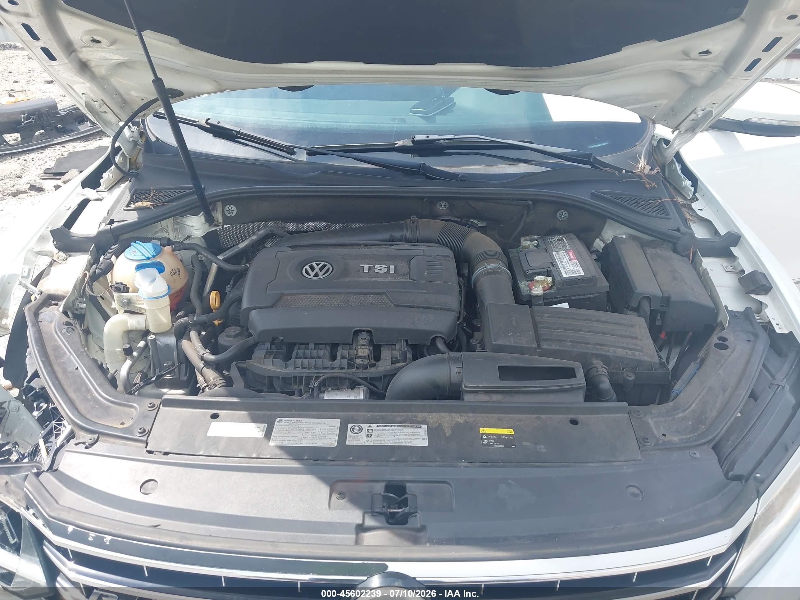 2017 Volkswagen Passat 1.8t R-line White vin: 1VWDT7A32HC053607