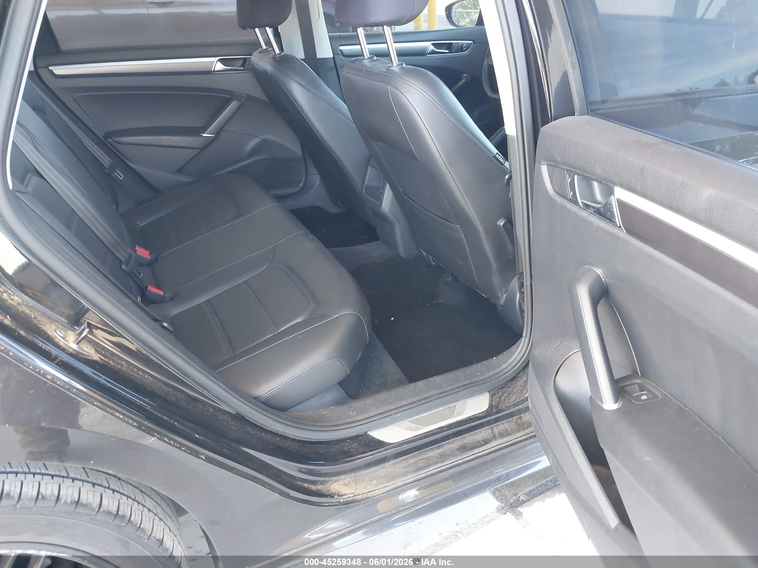 2017 Volkswagen Passat 1.8t R-line Черный vin: 1VWDT7A32HC068592