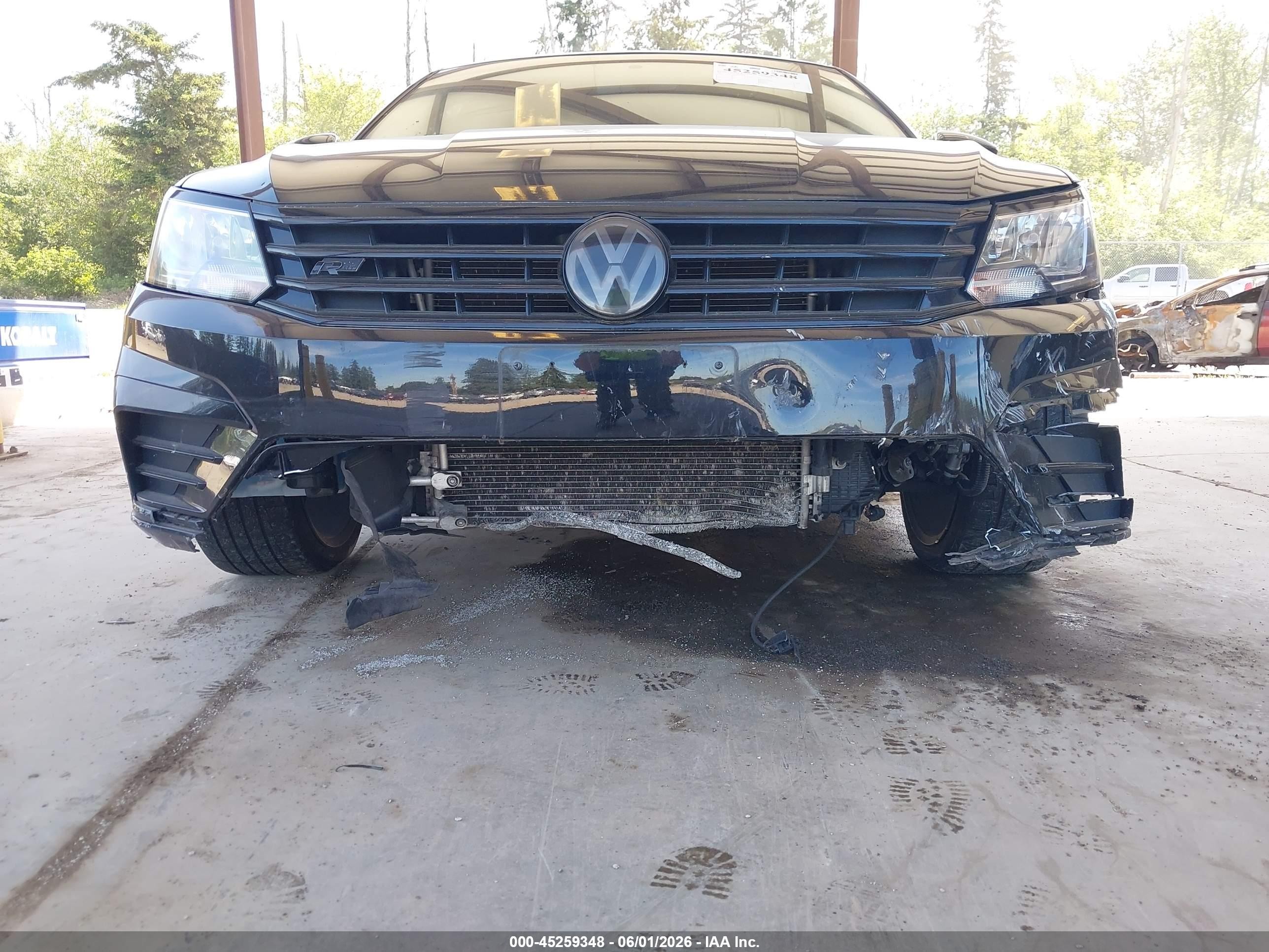 2017 Volkswagen Passat 1.8t R-line Черный vin: 1VWDT7A32HC068592