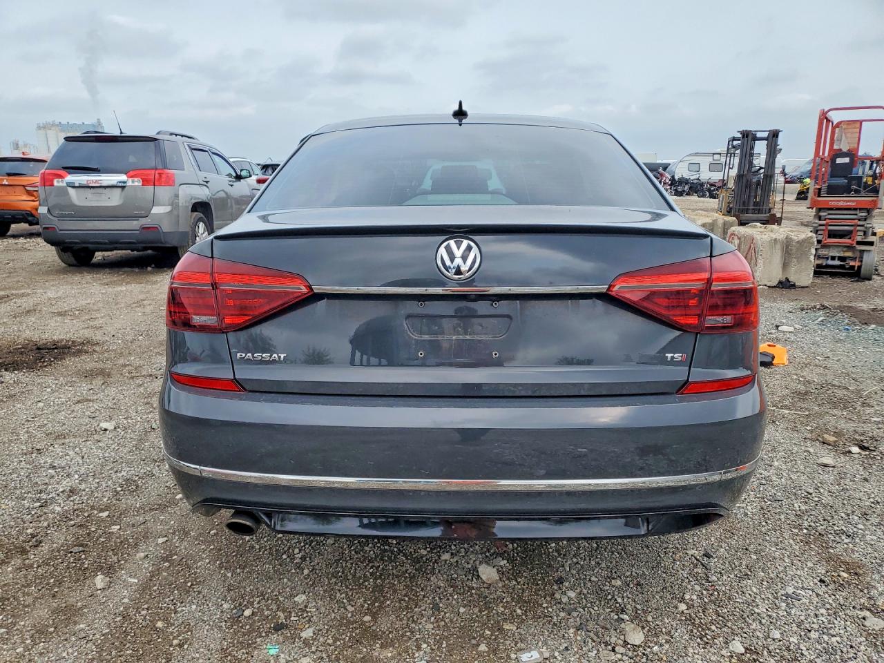 2017 Volkswagen Passat R-line Charcoal vin: 1VWDT7A32HC079656