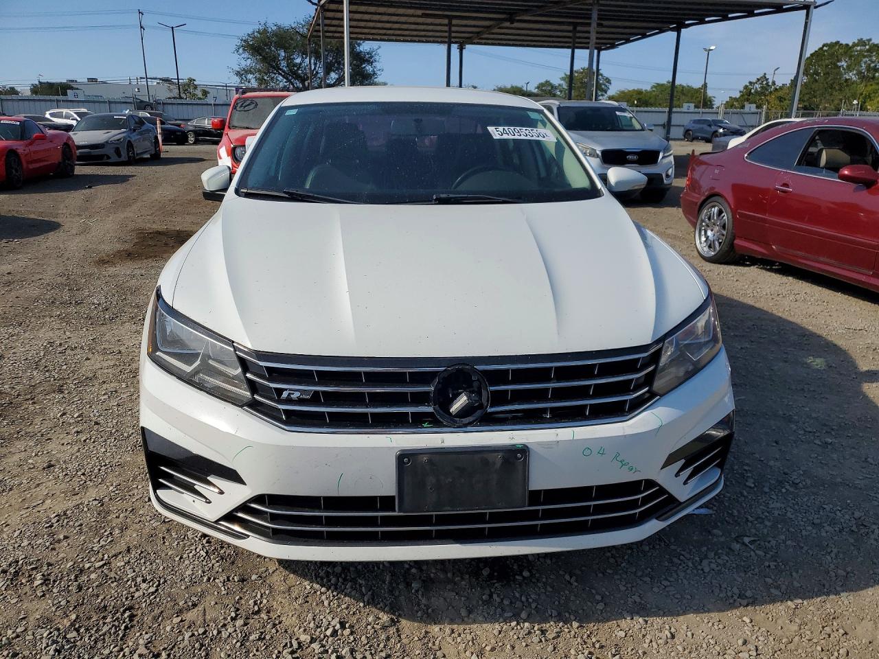 2017 Volkswagen Passat R-line White vin: 1VWDT7A33HC015934
