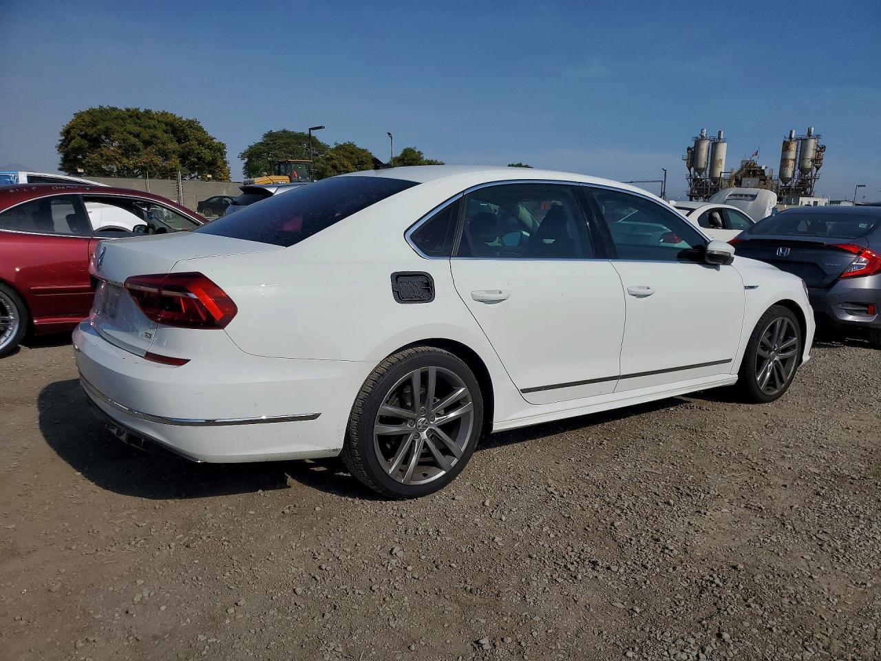 2017 Volkswagen Passat R-line White vin: 1VWDT7A33HC015934