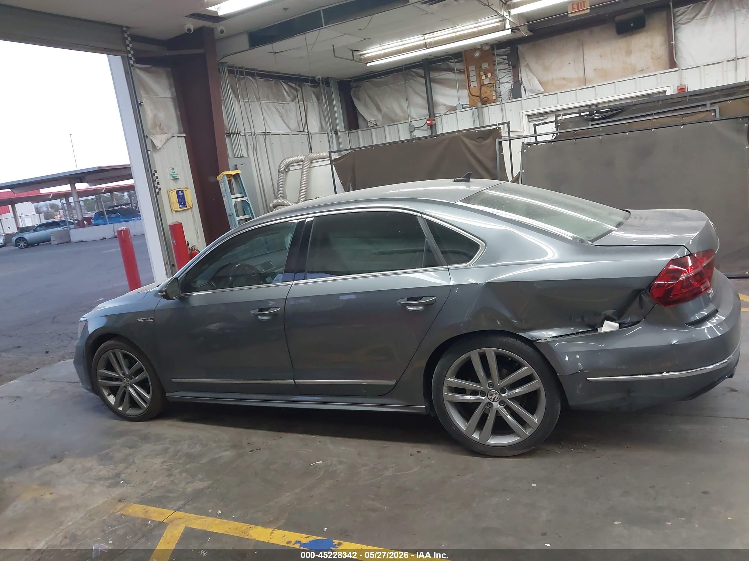2017 Volkswagen Passat 1.8t R-line Gray vin: 1VWDT7A33HC042390