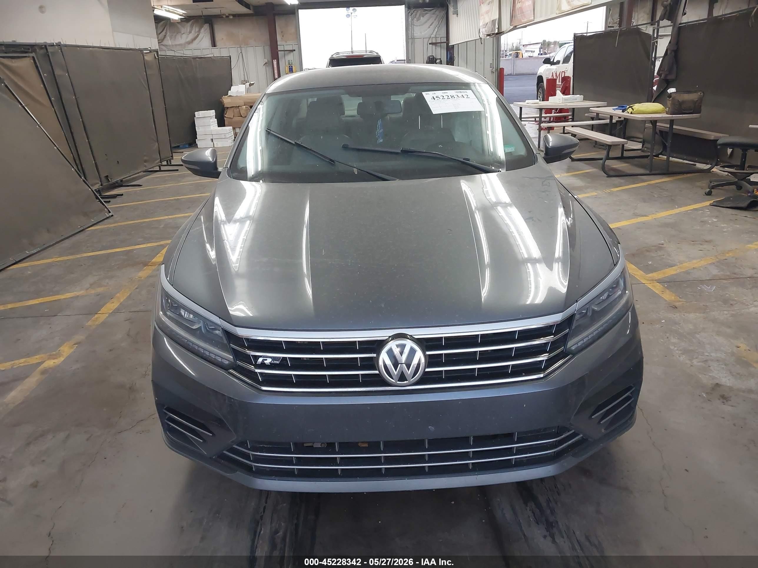 2017 Volkswagen Passat 1.8t R-line Gray vin: 1VWDT7A33HC042390