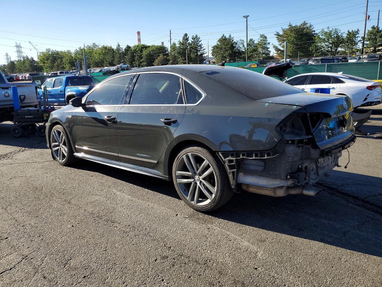 2017 Volkswagen Passat S Automatic Серый vin: 1VWDT7A33HC082484