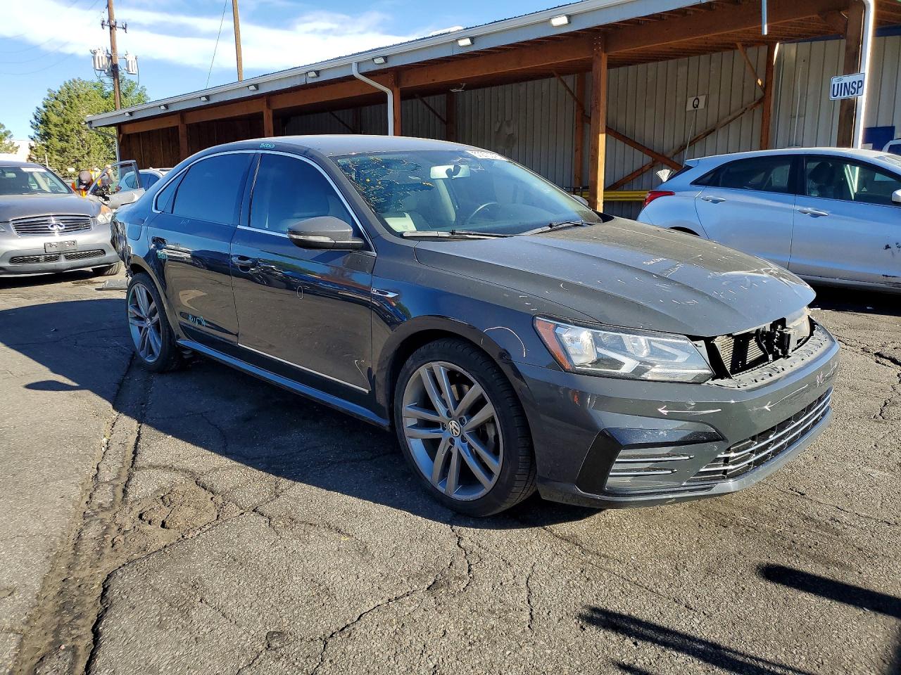 2017 Volkswagen Passat S Automatic Серый vin: 1VWDT7A33HC082484