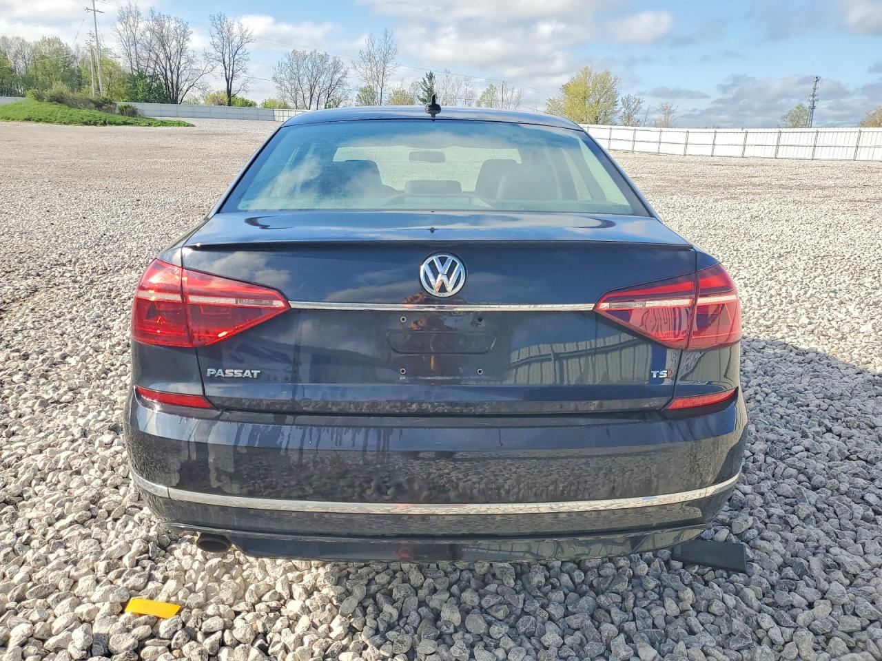 2017 Volkswagen Passat R-line Black vin: 1VWDT7A33HC082839
