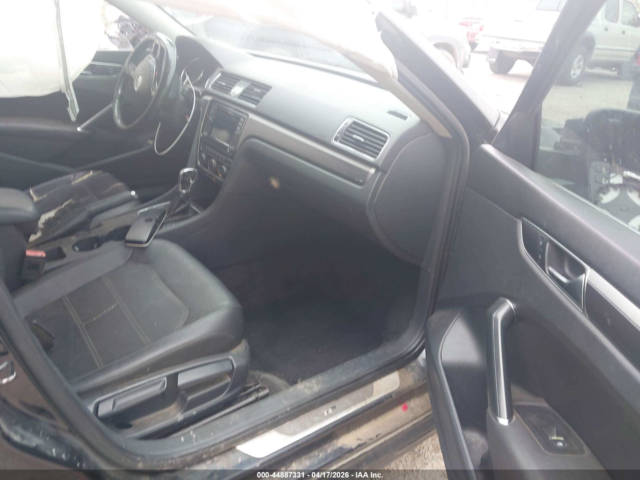 2017 Volkswagen Passat 1.8t R-line Black vin: 1VWDT7A35HC053701