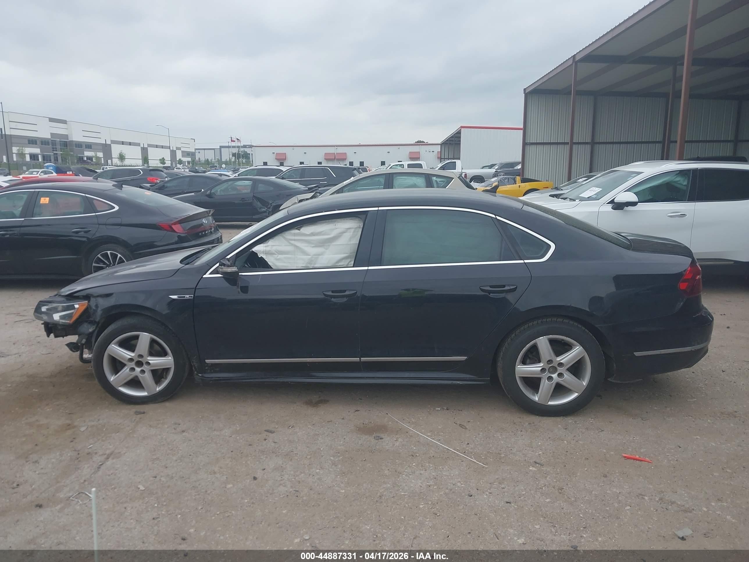 2017 Volkswagen Passat 1.8t R-line Black vin: 1VWDT7A35HC053701