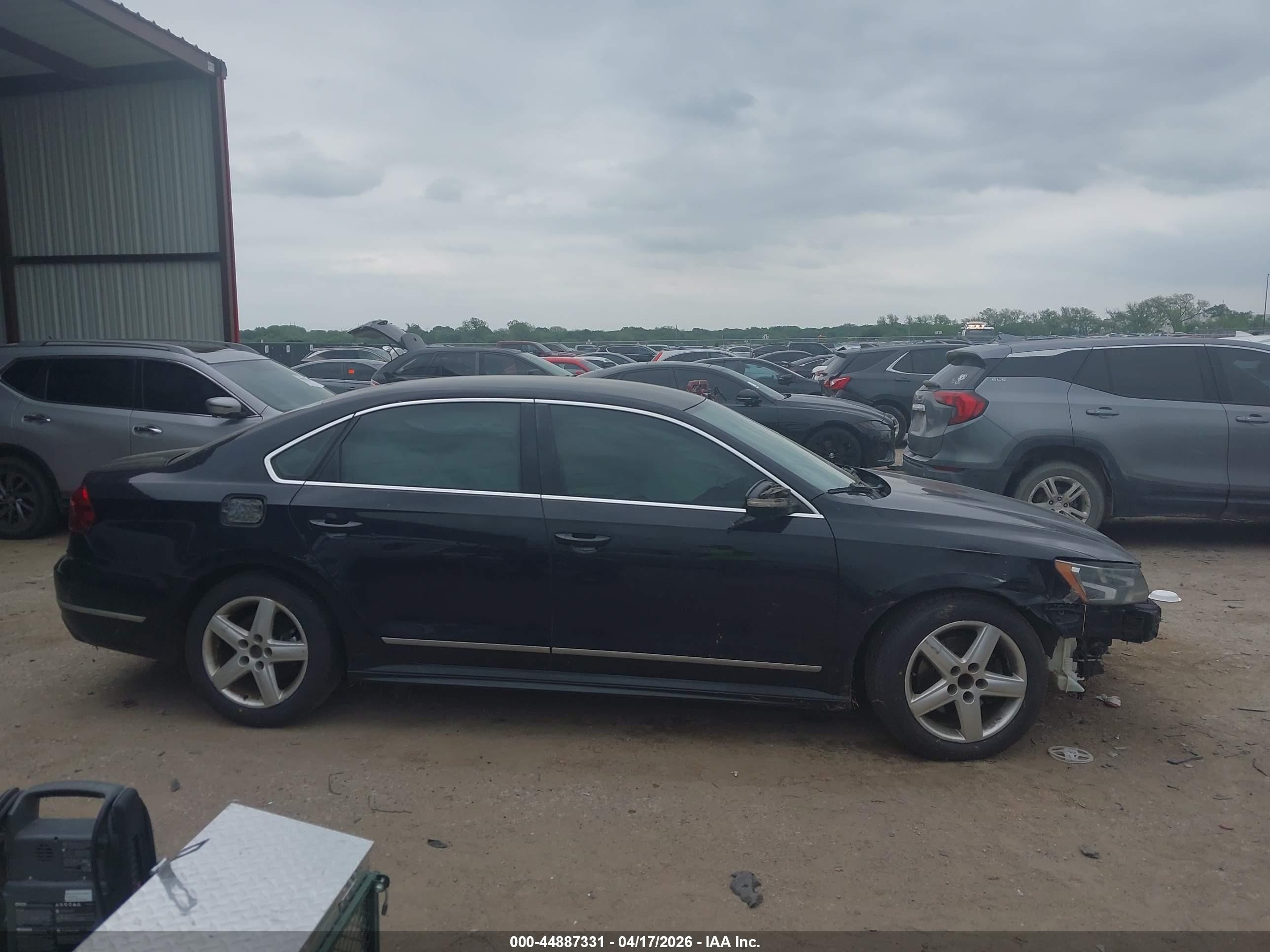 2017 Volkswagen Passat 1.8t R-line Black vin: 1VWDT7A35HC053701