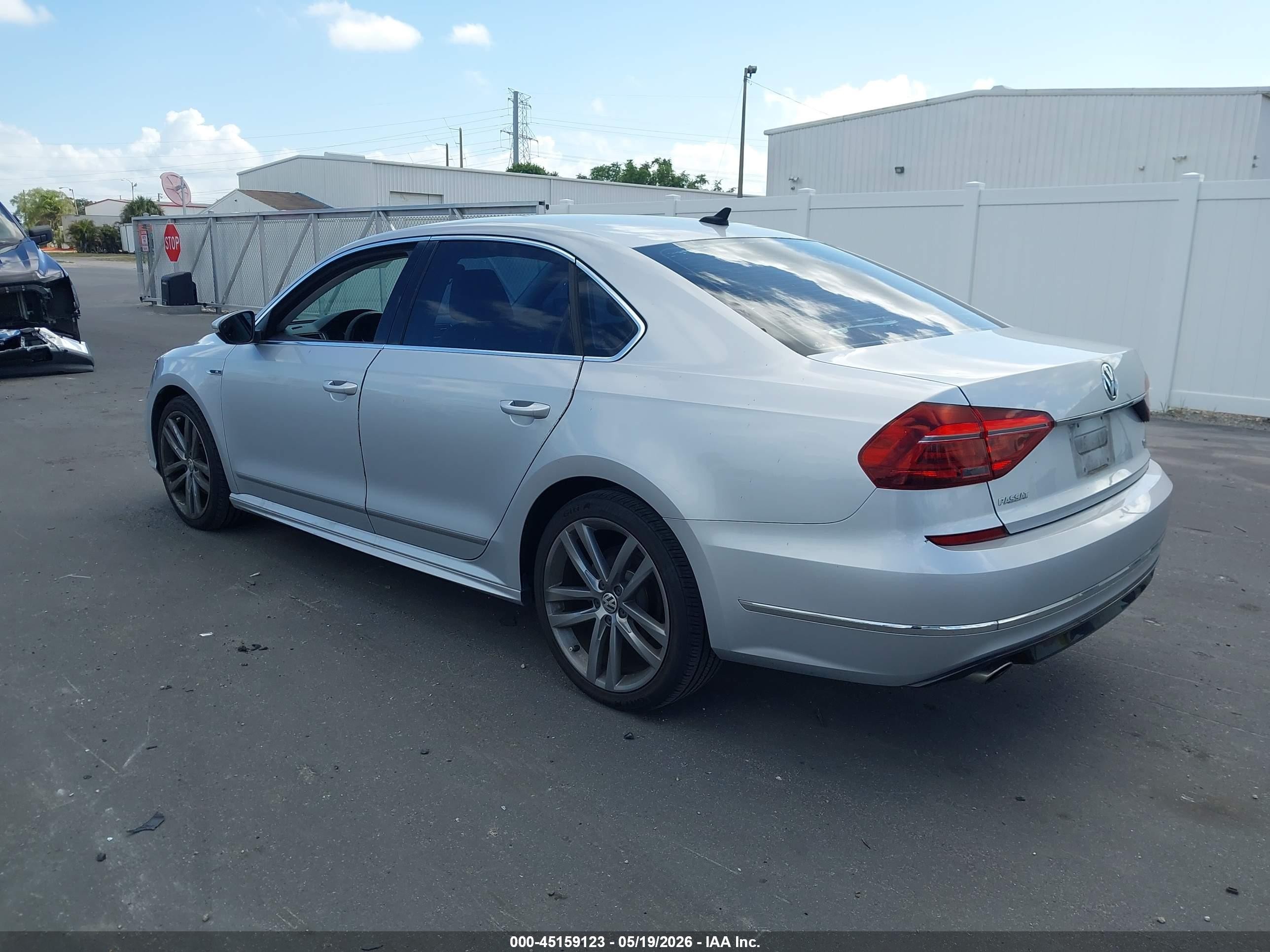 2017 Volkswagen Passat 1.8t R-line Silver vin: 1VWDT7A36HC068403