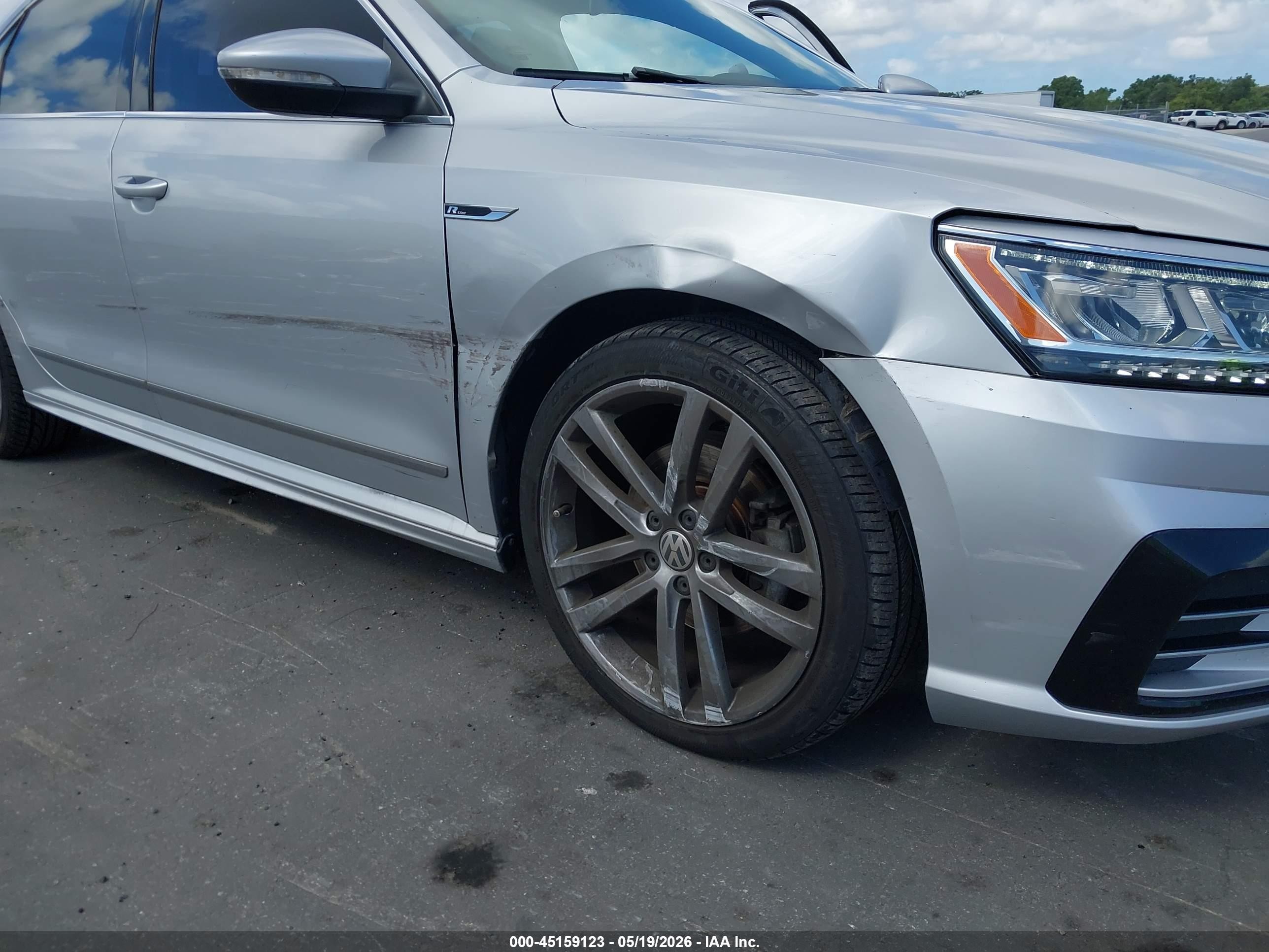 2017 Volkswagen Passat 1.8t R-line Silver vin: 1VWDT7A36HC068403