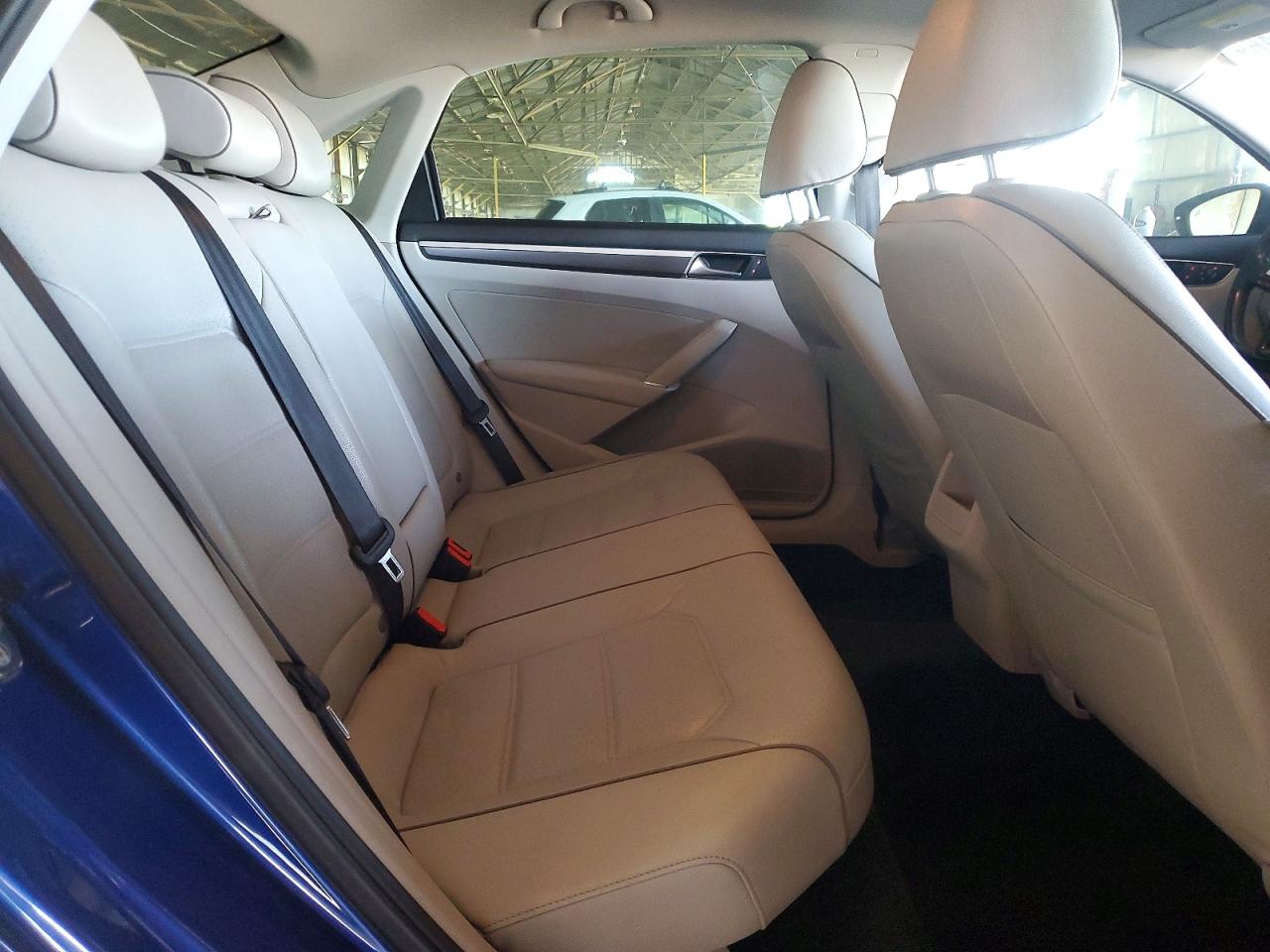2017 Volkswagen Passat R-line Blue vin: 1VWDT7A37HC000689