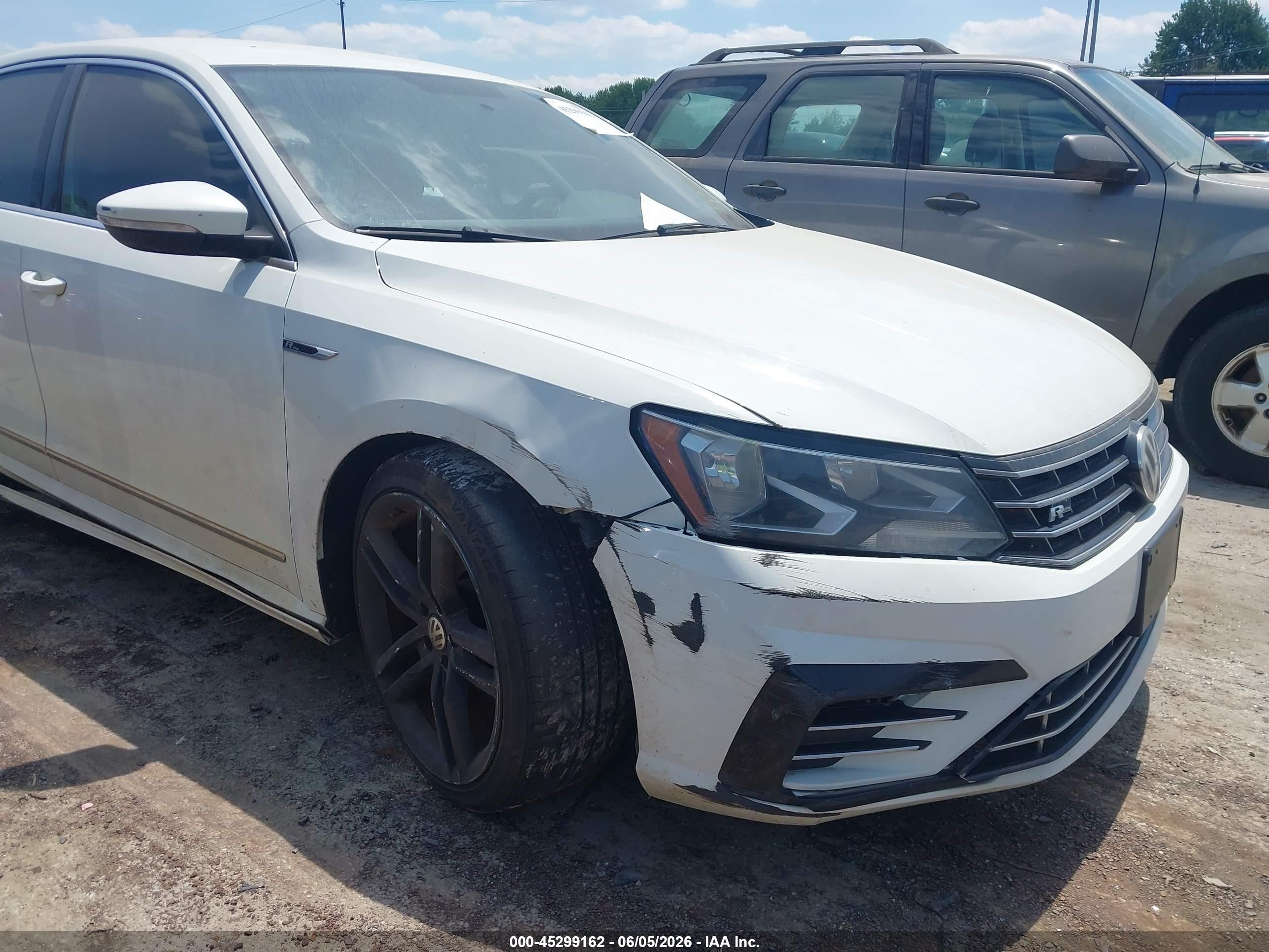 2017 Volkswagen Passat 1.8t R-line White vin: 1VWDT7A37HC009523