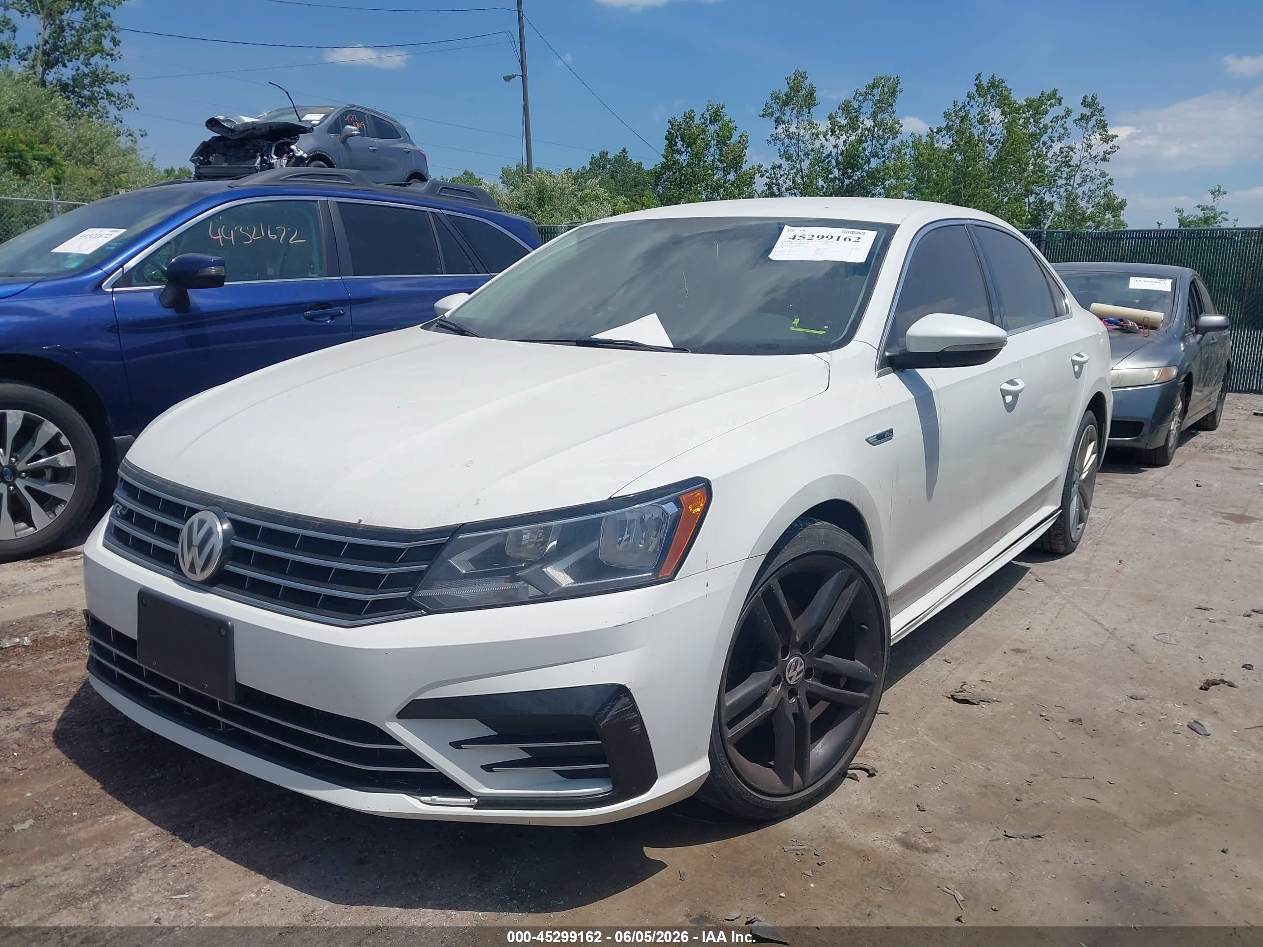 2017 Volkswagen Passat 1.8t R-line White vin: 1VWDT7A37HC009523
