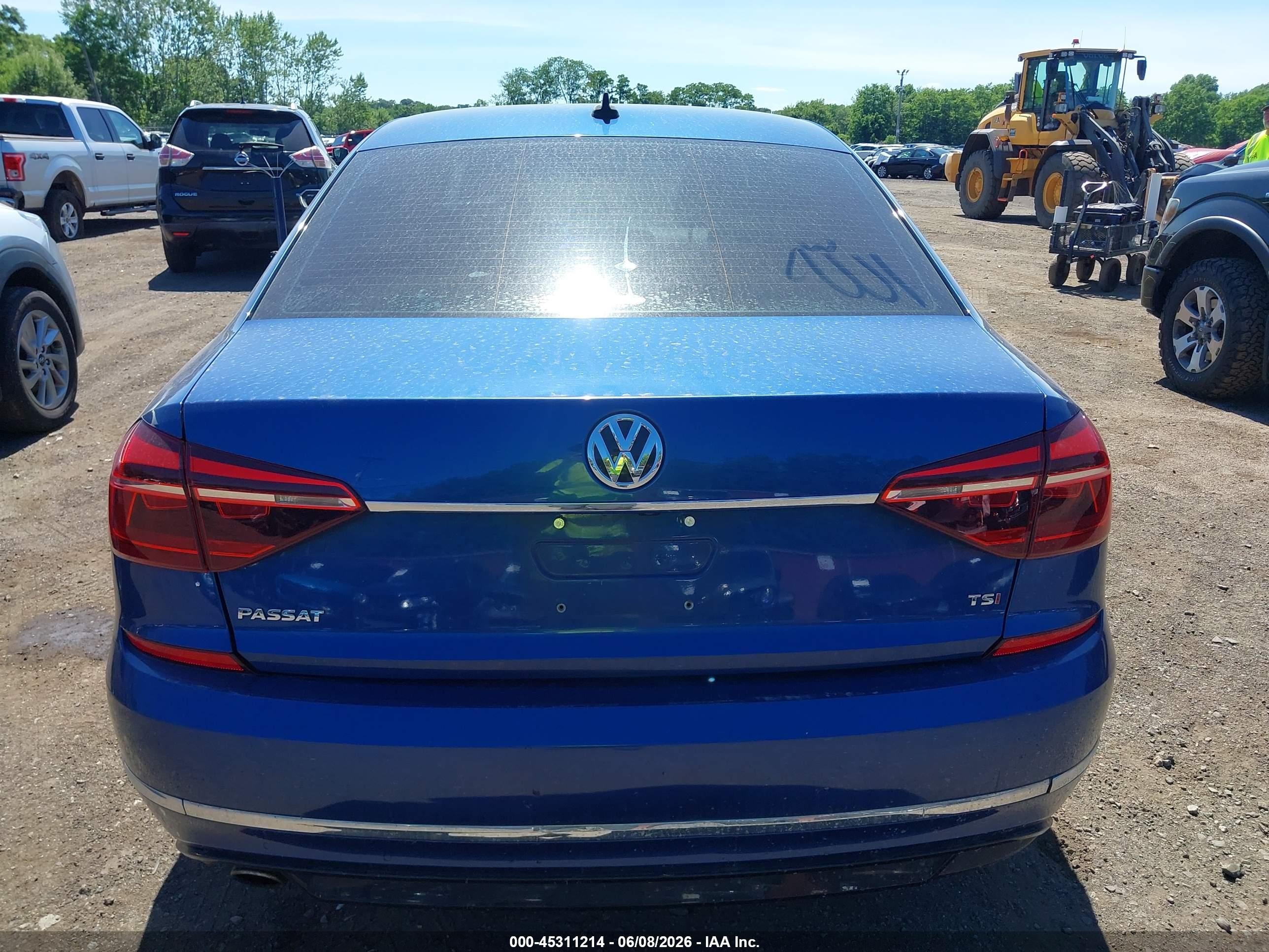 2017 Volkswagen Passat 1.8t R-line Blue vin: 1VWDT7A37HC063520