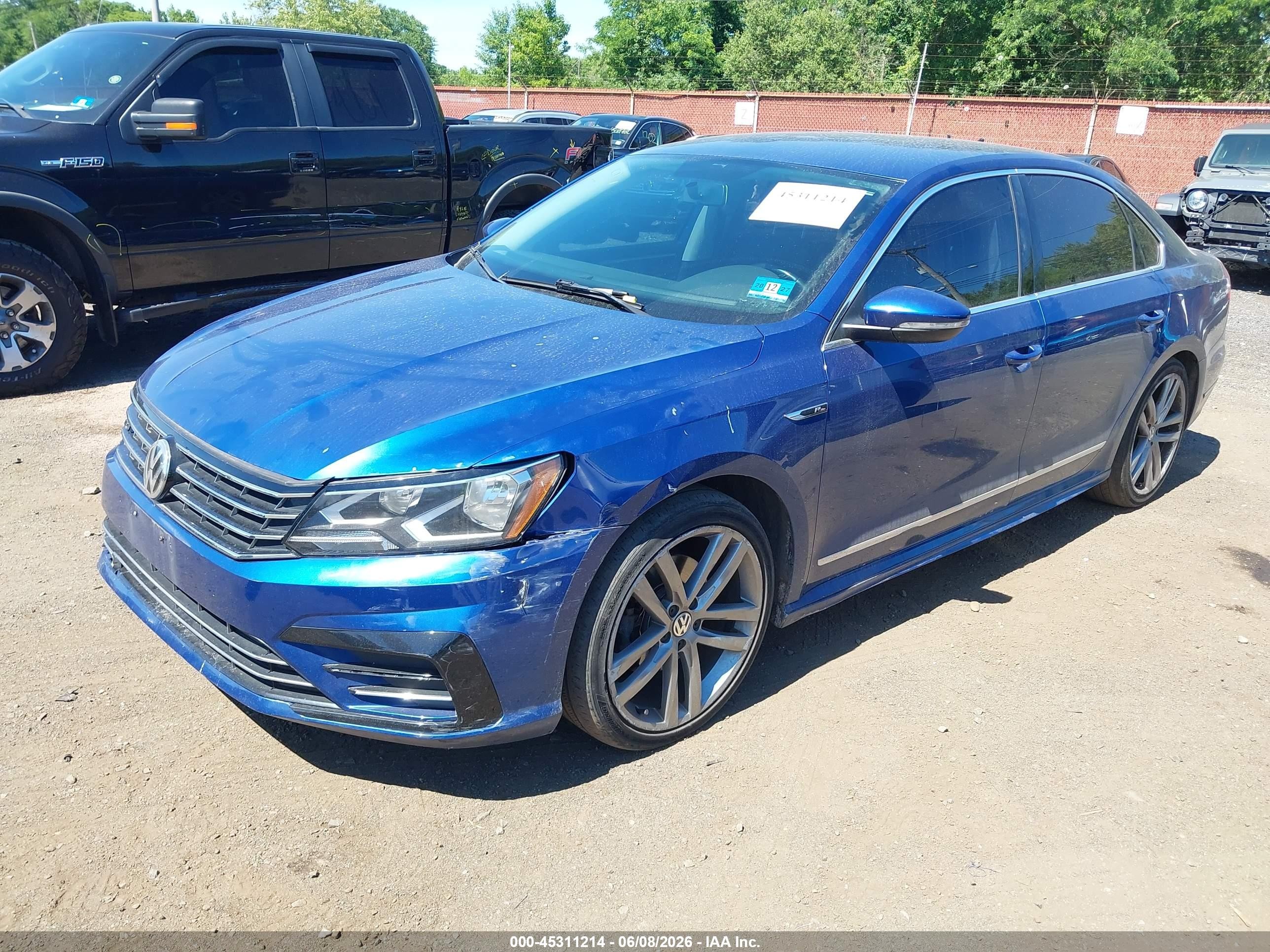 2017 Volkswagen Passat 1.8t R-line Blue vin: 1VWDT7A37HC063520