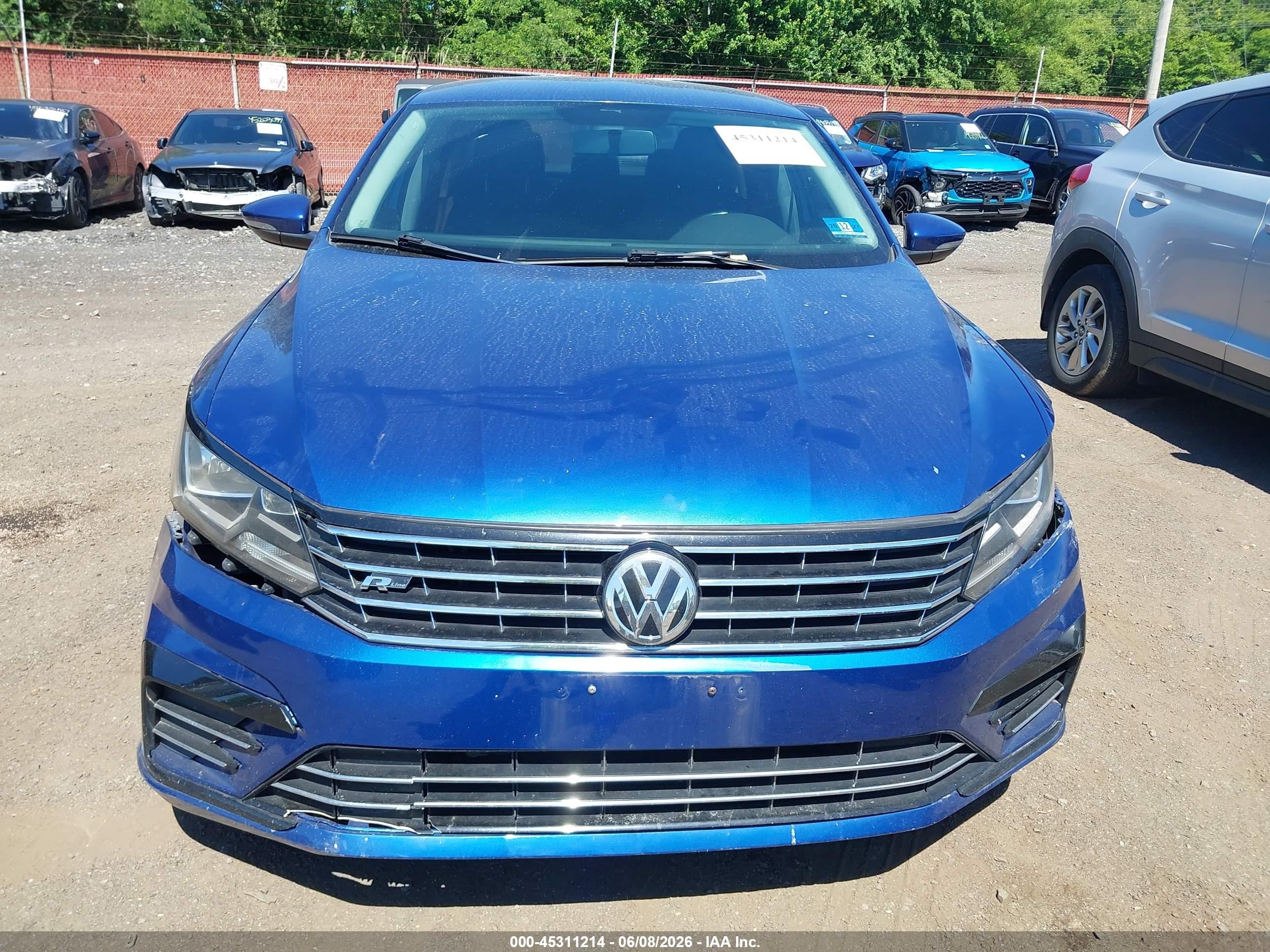 2017 Volkswagen Passat 1.8t R-line Blue vin: 1VWDT7A37HC063520