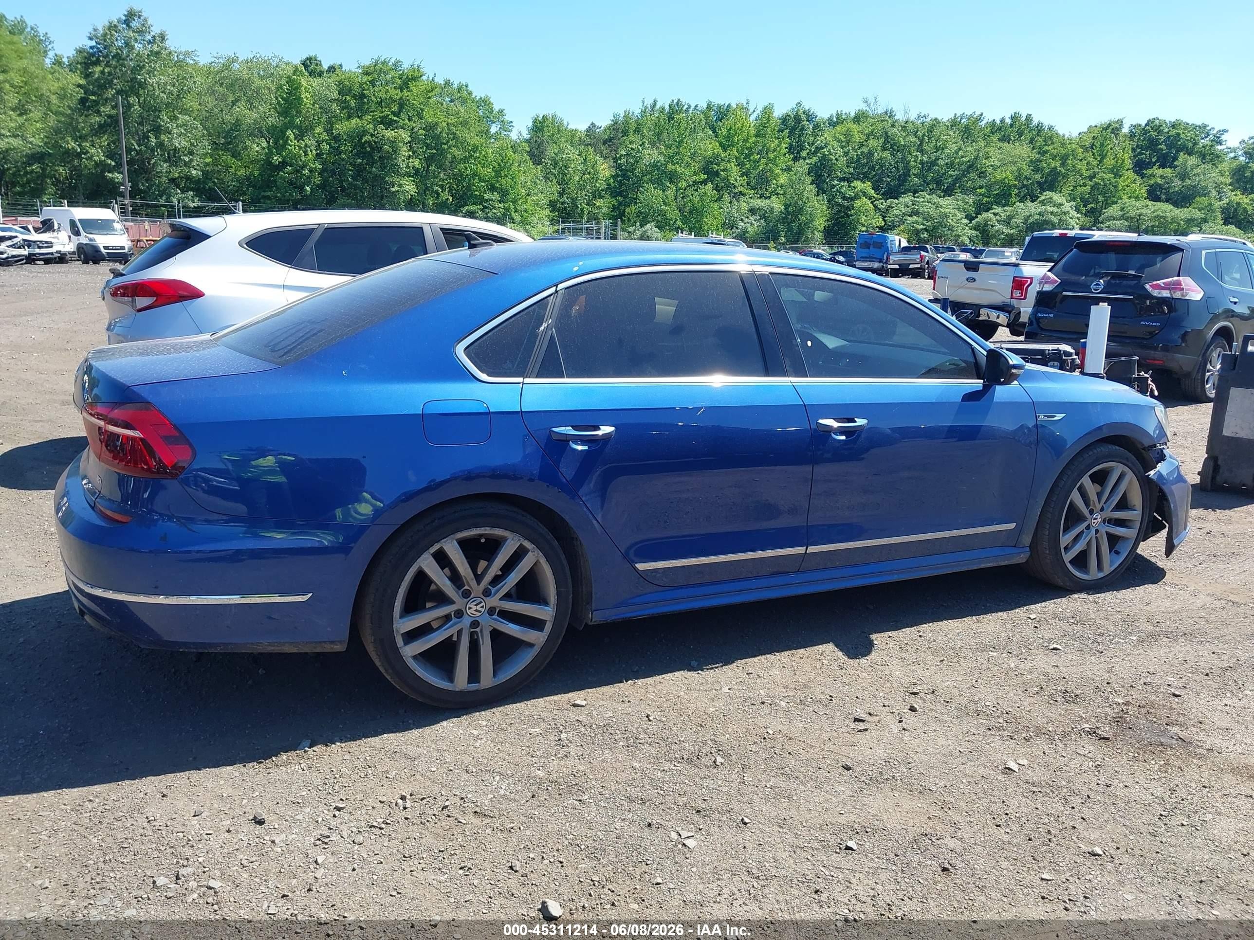 2017 Volkswagen Passat 1.8t R-line Blue vin: 1VWDT7A37HC063520