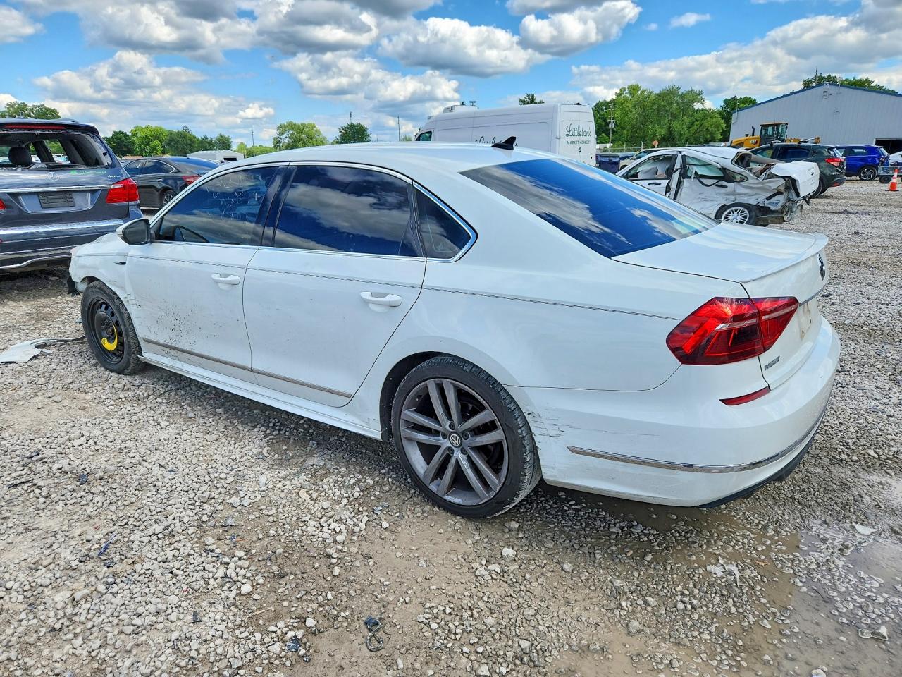 2017 Volkswagen Passat R-line White vin: 1VWDT7A38HC021728