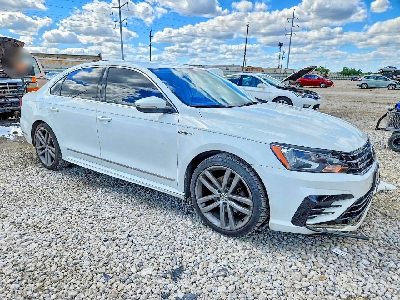 2017 Volkswagen Passat R-line White vin: 1VWDT7A38HC021728