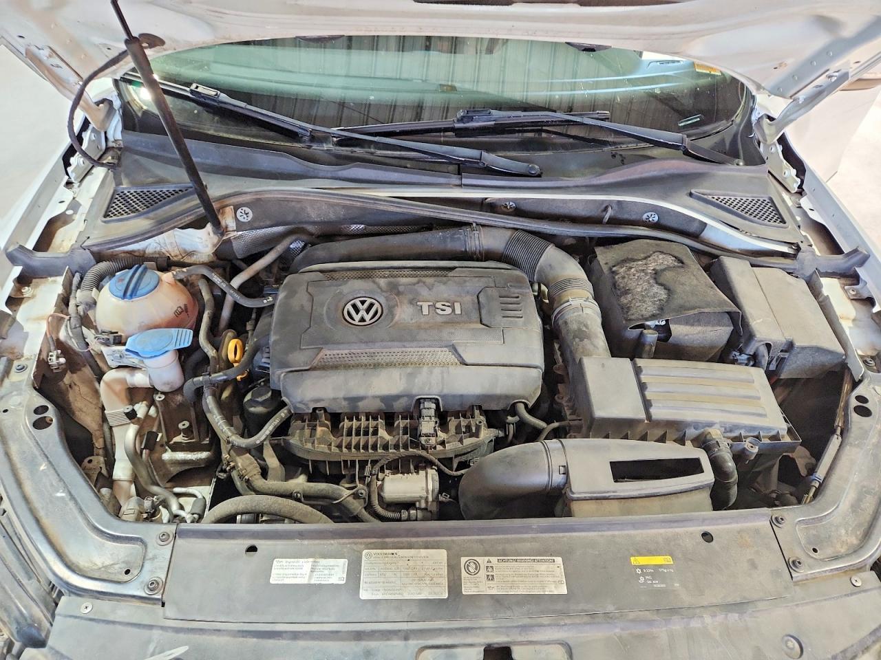 2017 Volkswagen Passat R-line Белый vin: 1VWDT7A39HC024735
