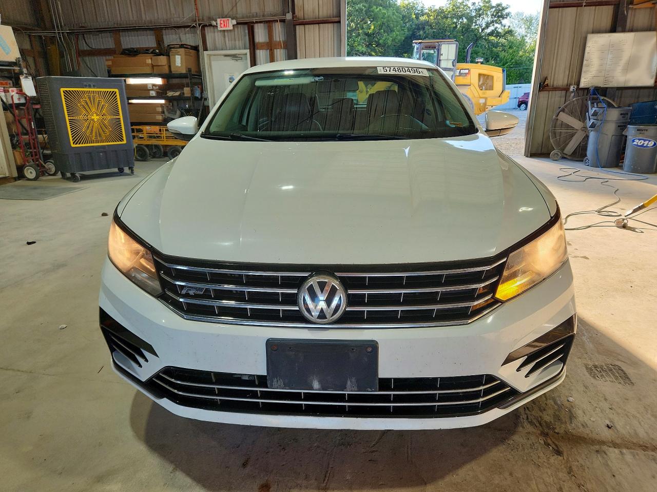 2017 Volkswagen Passat R-line Белый vin: 1VWDT7A39HC024735