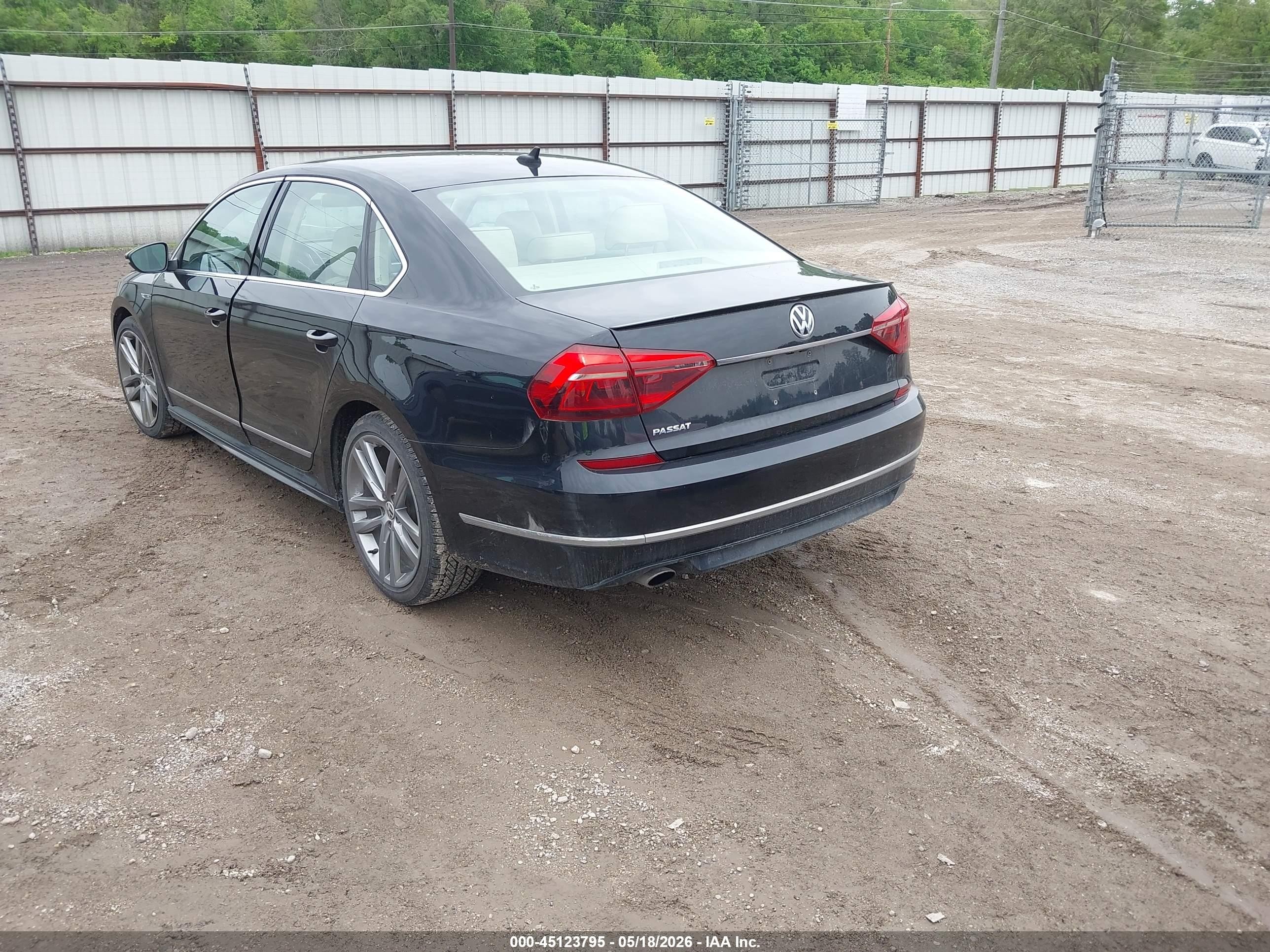 2017 Volkswagen Passat 1.8t R-line Blue vin: 1VWDT7A3XHC044153