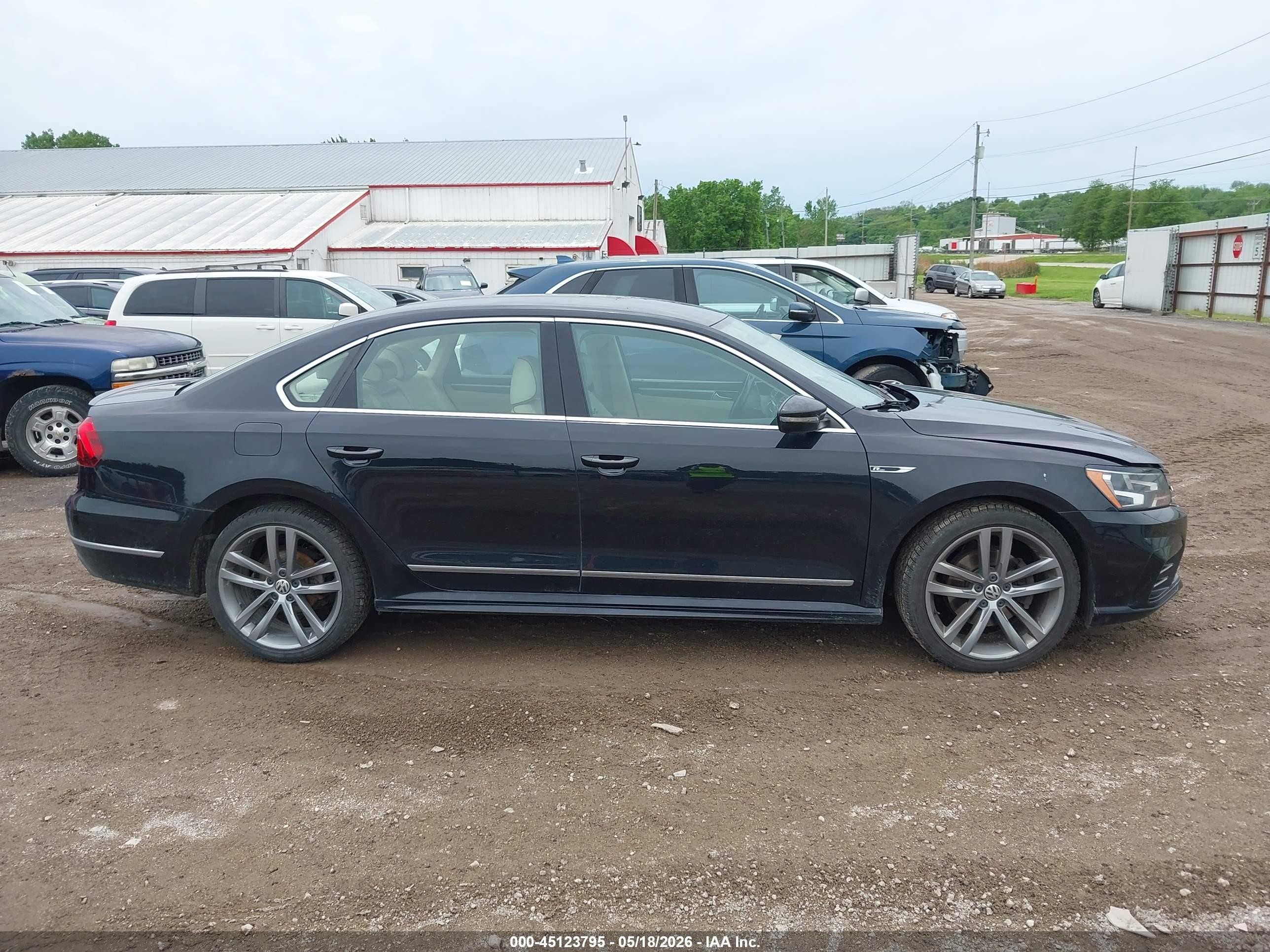 2017 Volkswagen Passat 1.8t R-line Blue vin: 1VWDT7A3XHC044153