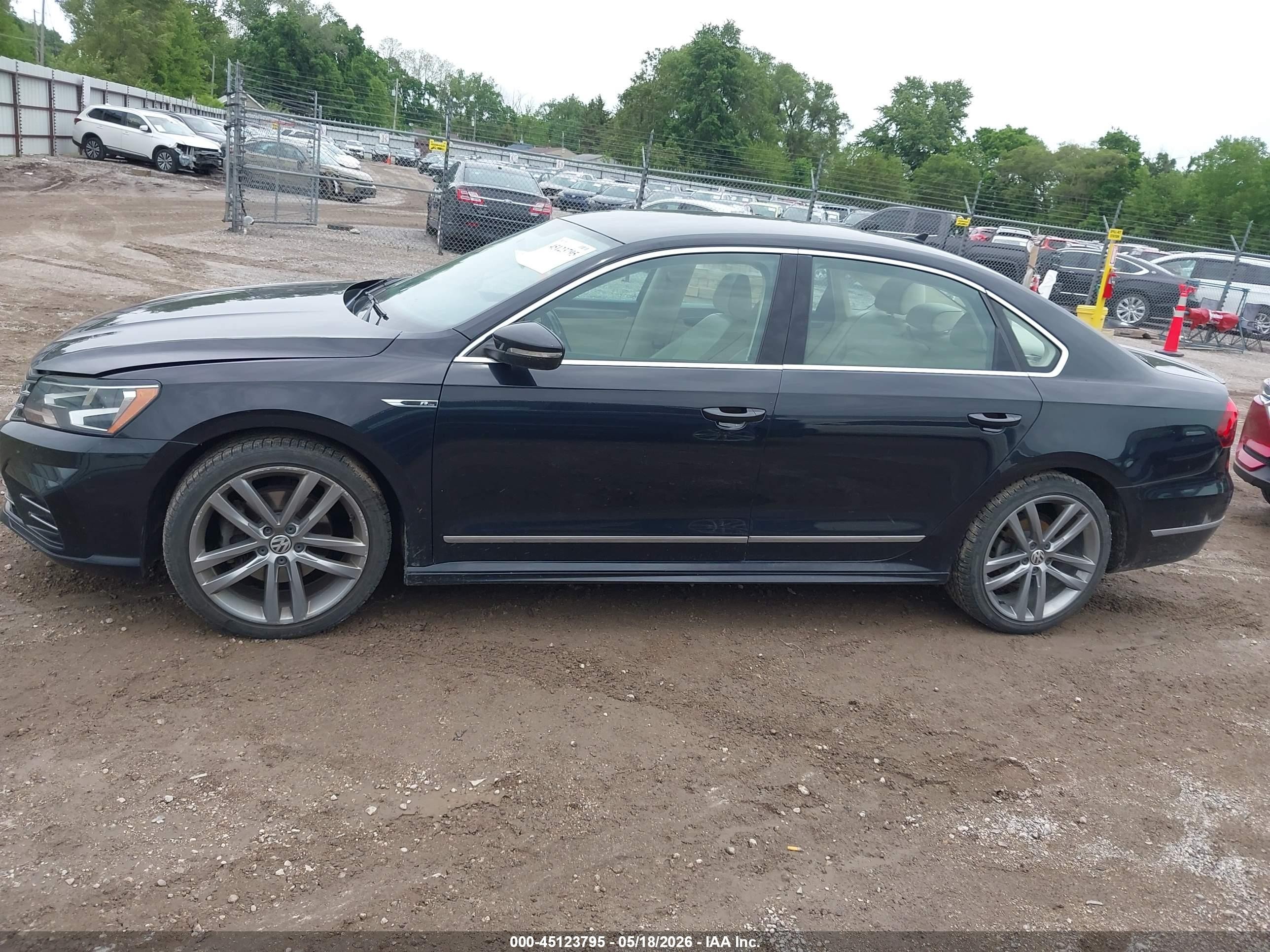 2017 Volkswagen Passat 1.8t R-line Blue vin: 1VWDT7A3XHC044153