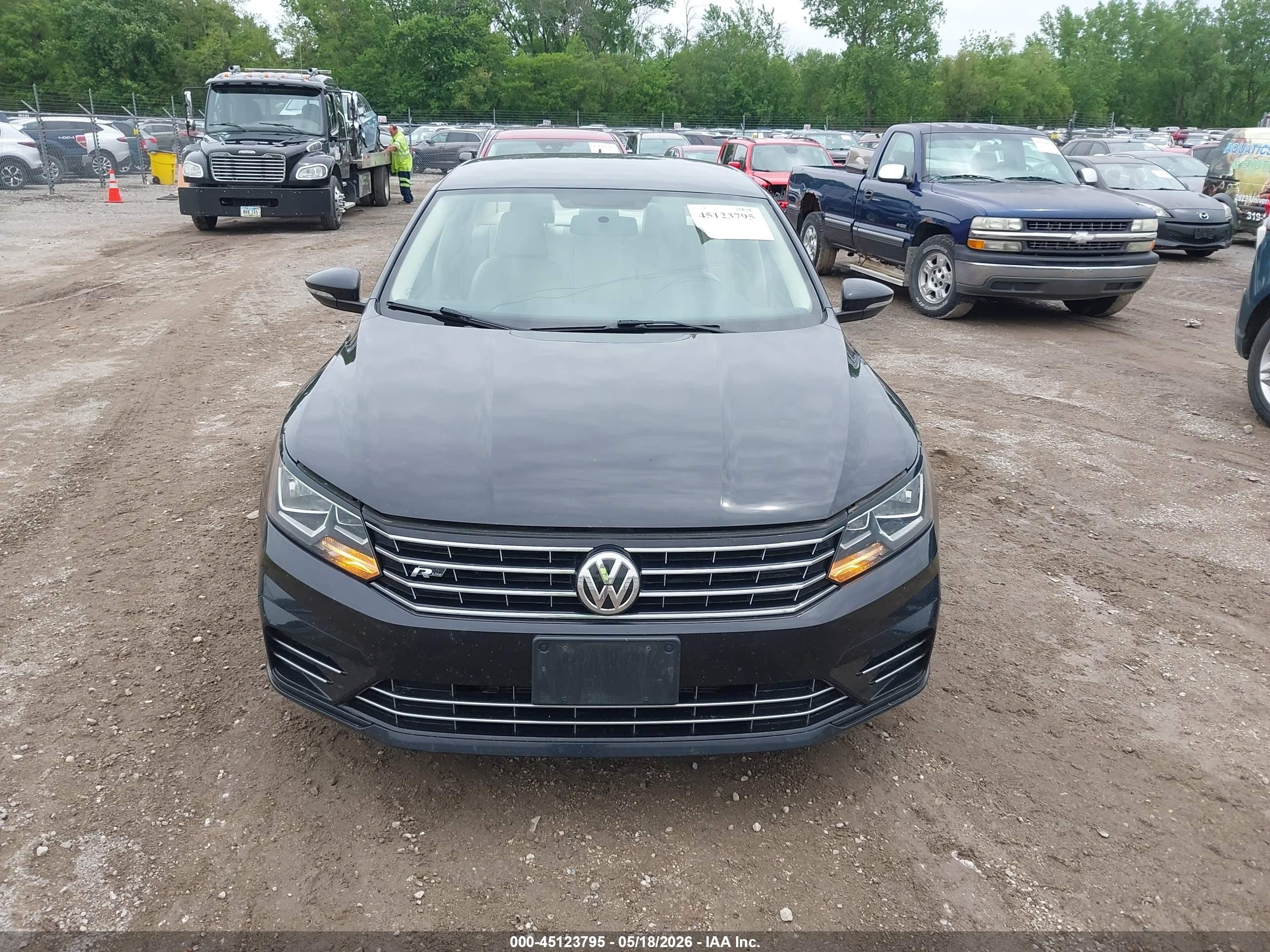 2017 Volkswagen Passat 1.8t R-line Blue vin: 1VWDT7A3XHC044153