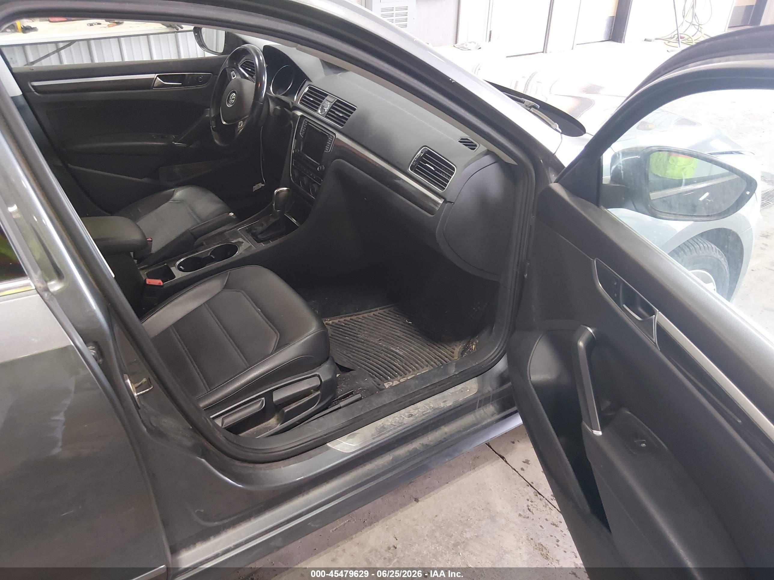 2017 Volkswagen Passat 1.8t Se Gray vin: 1VWGT7A33HC035016