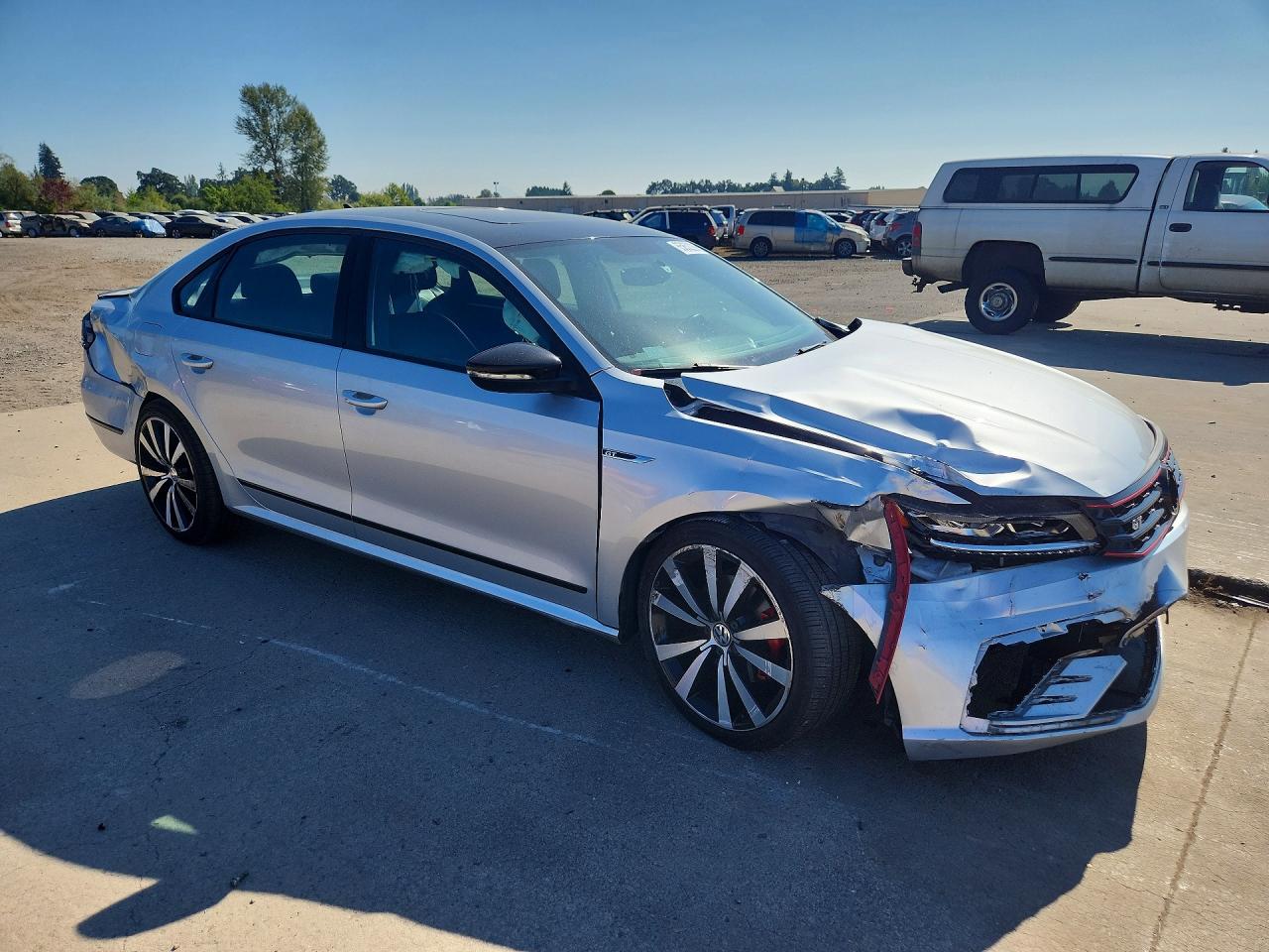 2018 Volkswagen Passat Gt Gray vin: 1VWJM7A39JC050533