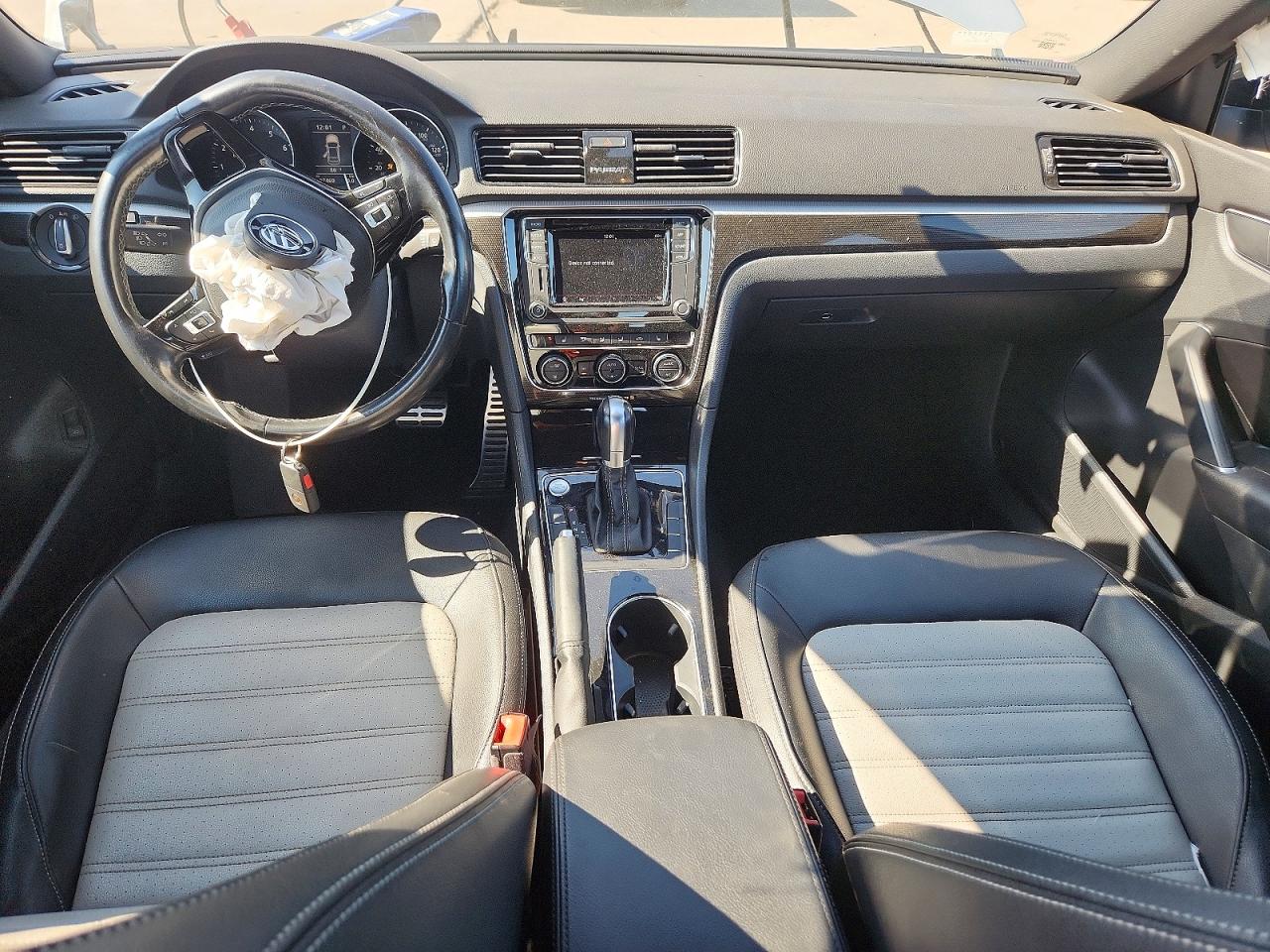 2018 Volkswagen Passat Gt Gray vin: 1VWJM7A39JC050533
