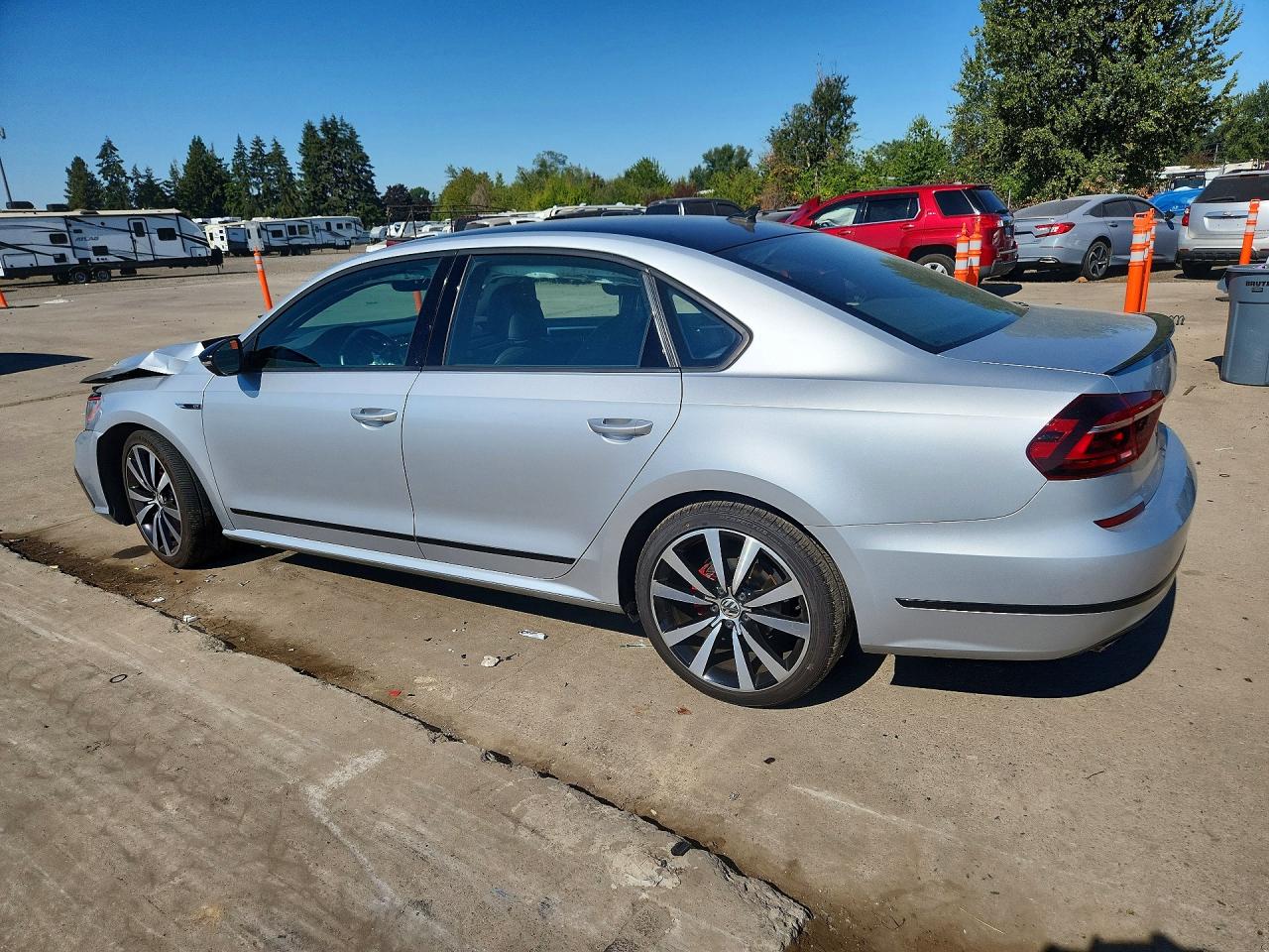 2018 Volkswagen Passat Gt Gray vin: 1VWJM7A39JC050533