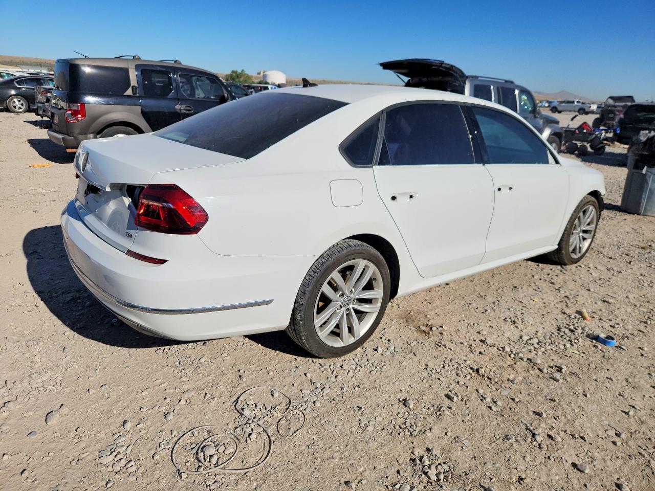2019 Volkswagen Passat Wolfsburg White vin: 1VWLA7A33KC001900