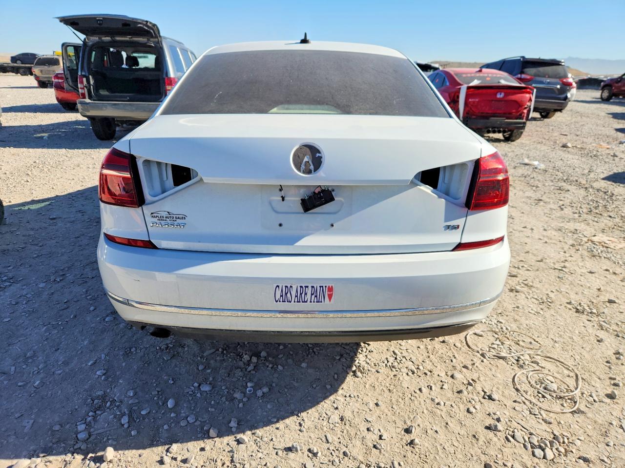 2019 Volkswagen Passat Wolfsburg White vin: 1VWLA7A33KC001900