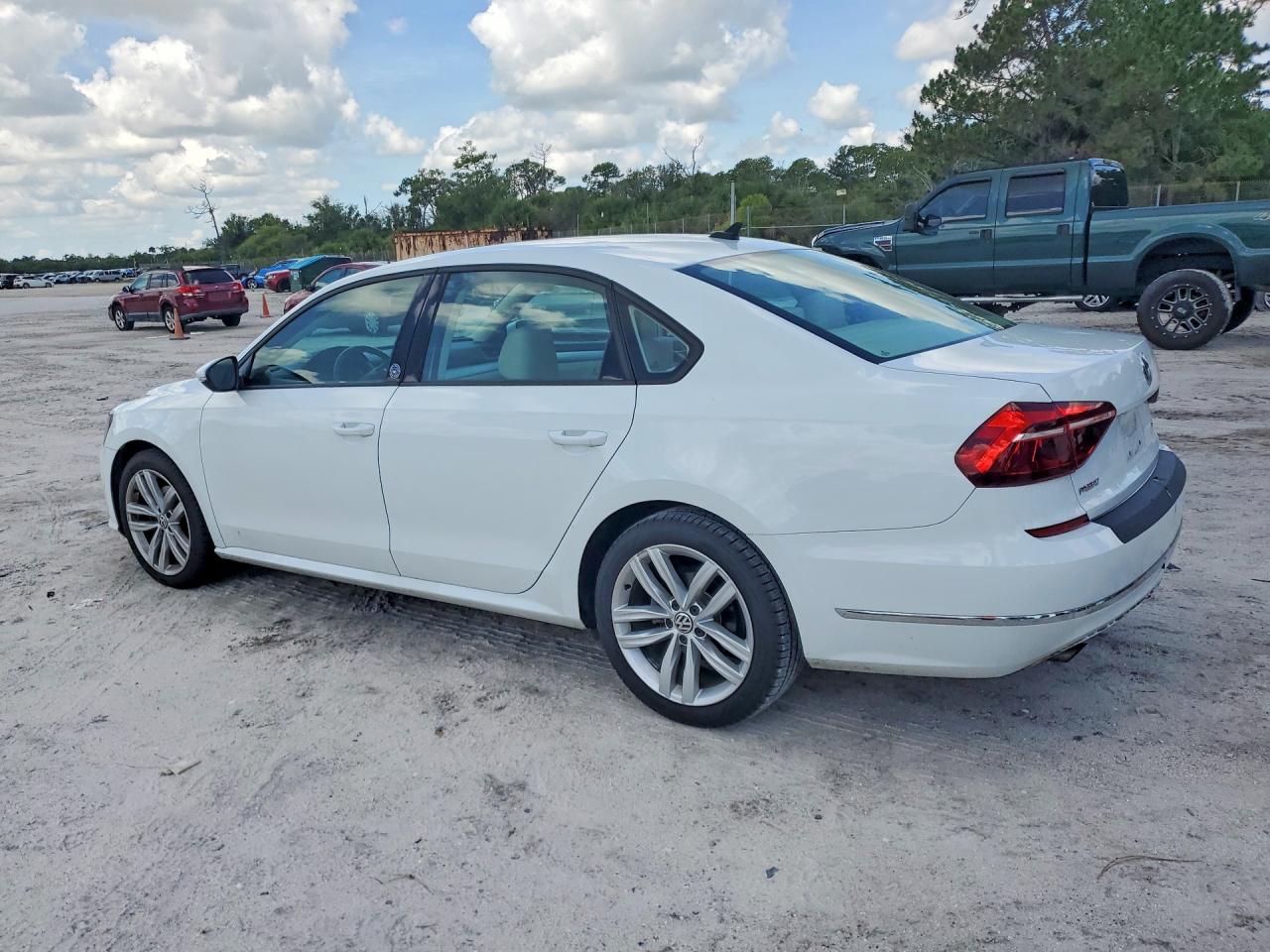 2019 Volkswagen Passat Wolfsburg White vin: 1VWLA7A34KC005602