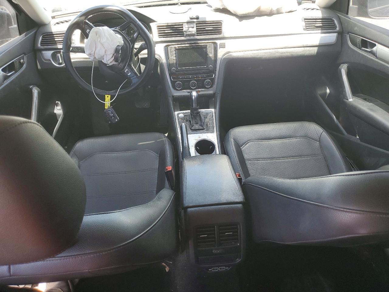 2019 Volkswagen Passat Wolfsburg Black vin: 1VWLA7A35KC014020